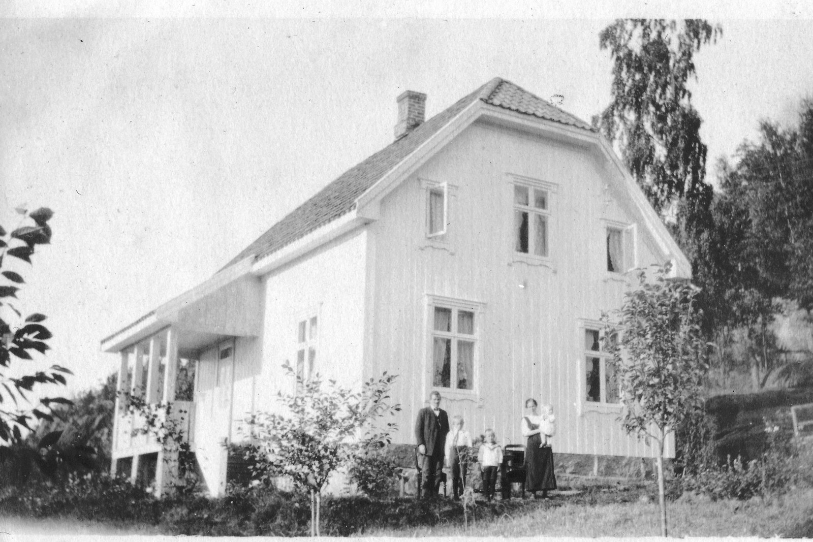 Eiendommen "Haug" har en lang historie og er en minnerik eiendom - her bilde fra fortiden Galleribilde