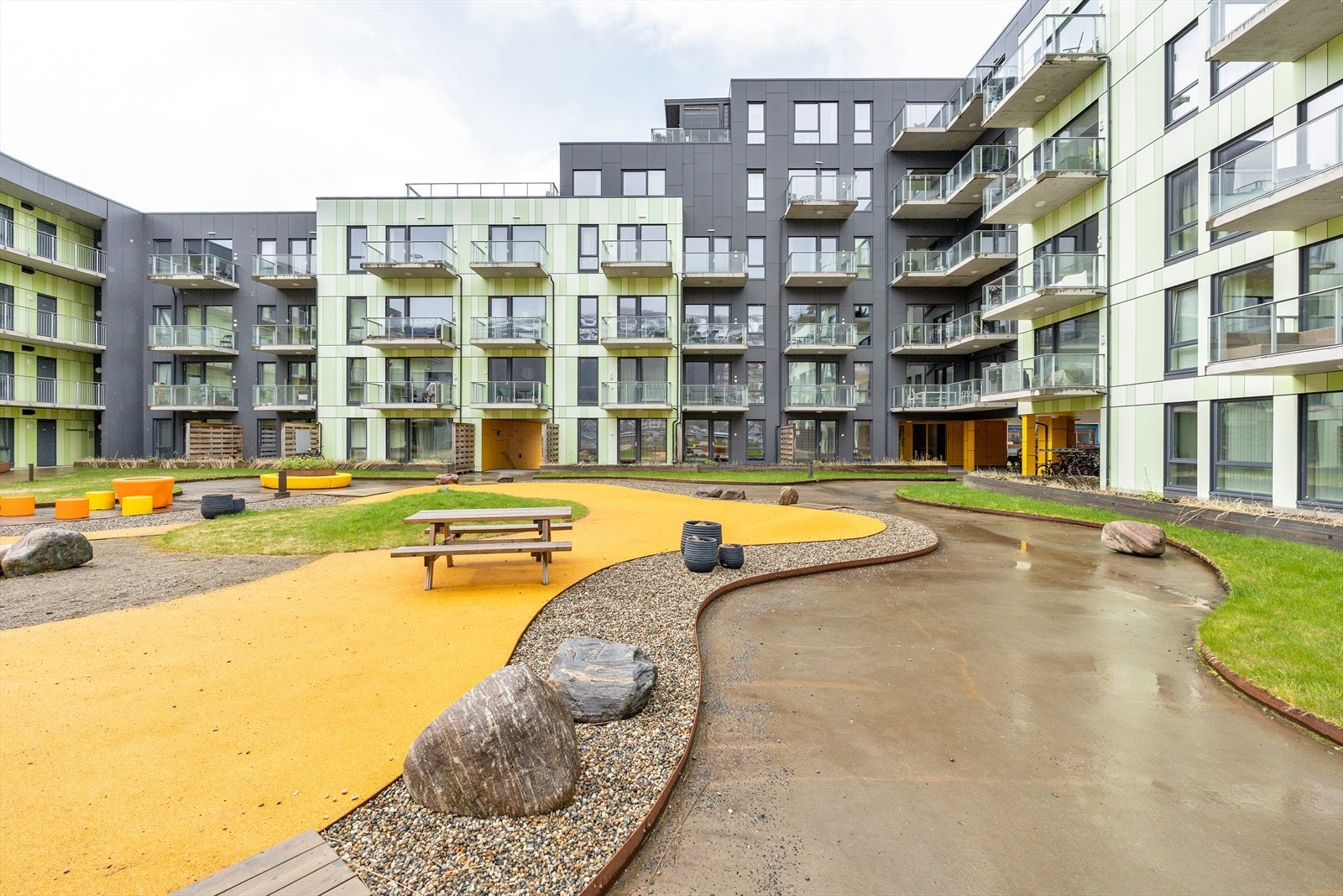 Flotte uteområder mellom blokka. Galleribilde