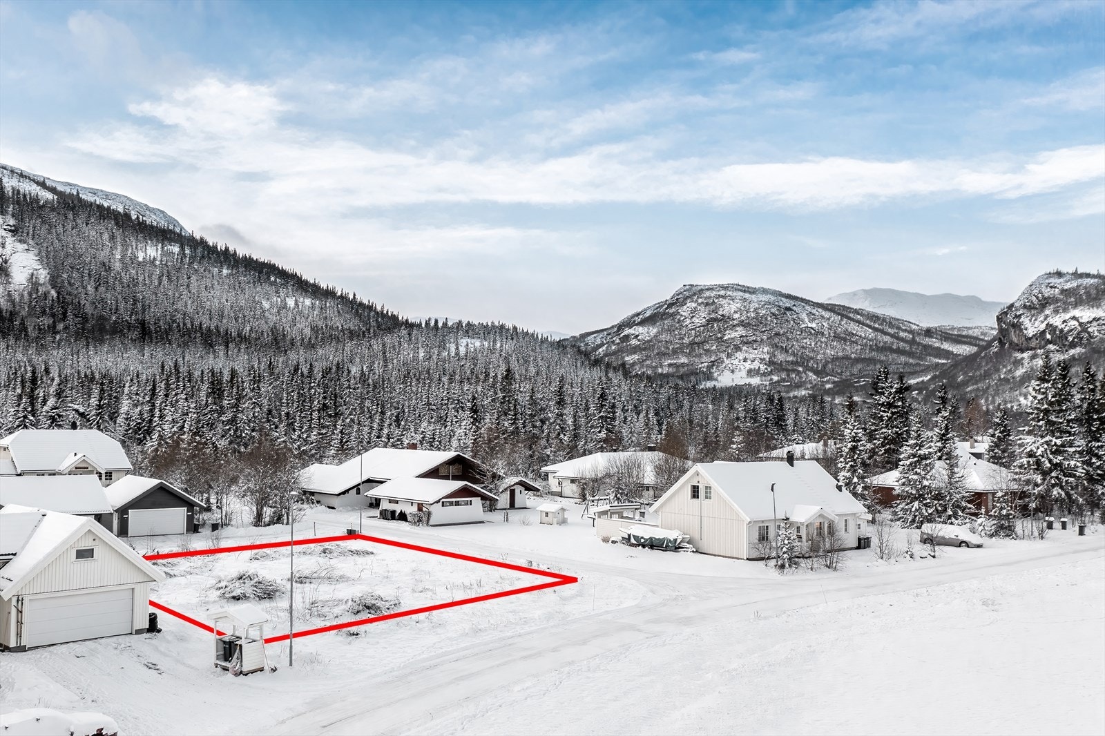 Området byr på direkte nærhet til barnehage, barneskole, langrennsløyper, flotte turstier mv. Galleribilde