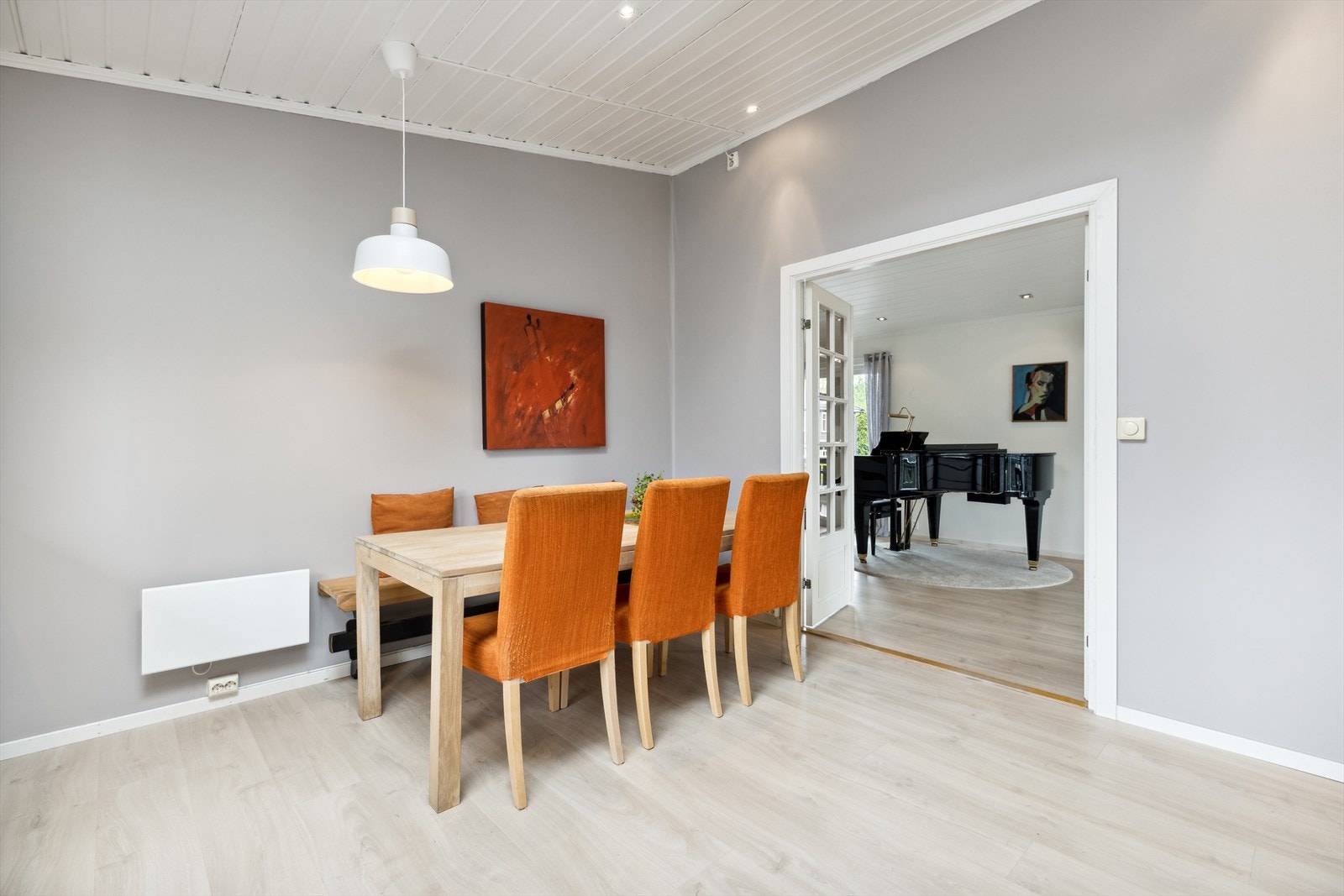 Plass til spisebord på kjøkkenet Galleribilde
