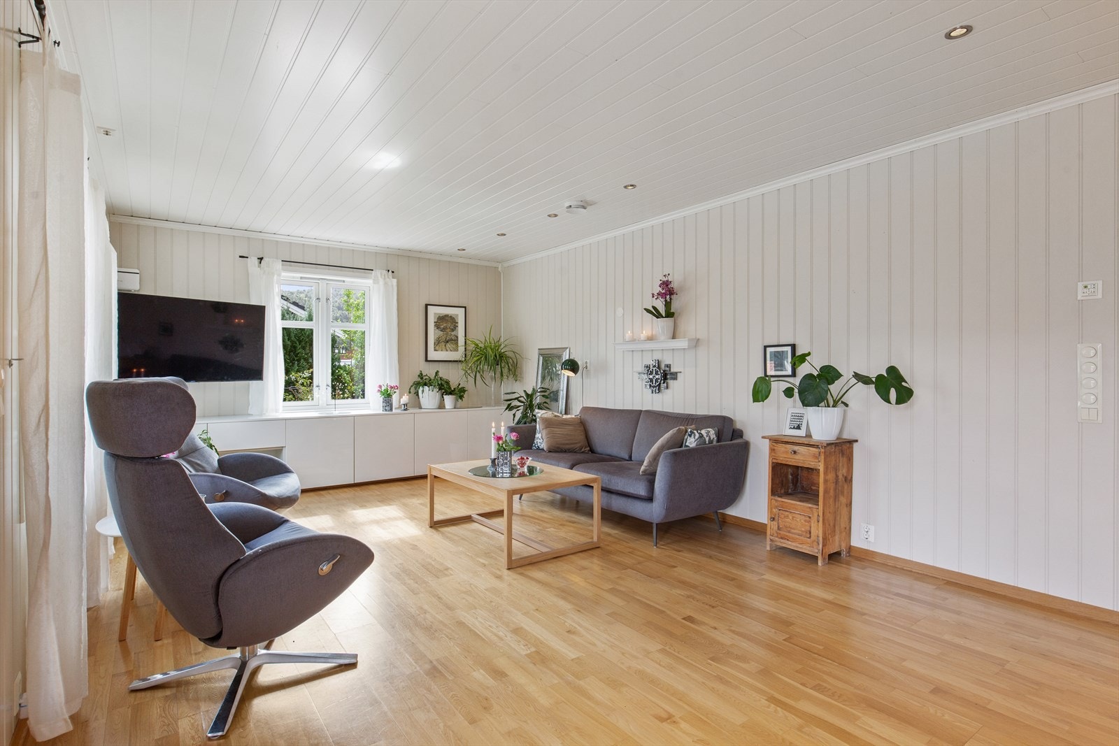 Fra stuen med TV-krok. Galleribilde