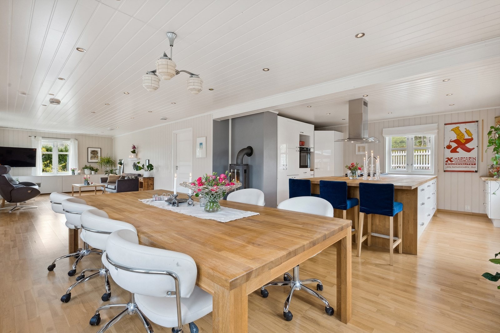 Meget god planløsning mellom rommene i 1. etasje. Galleribilde