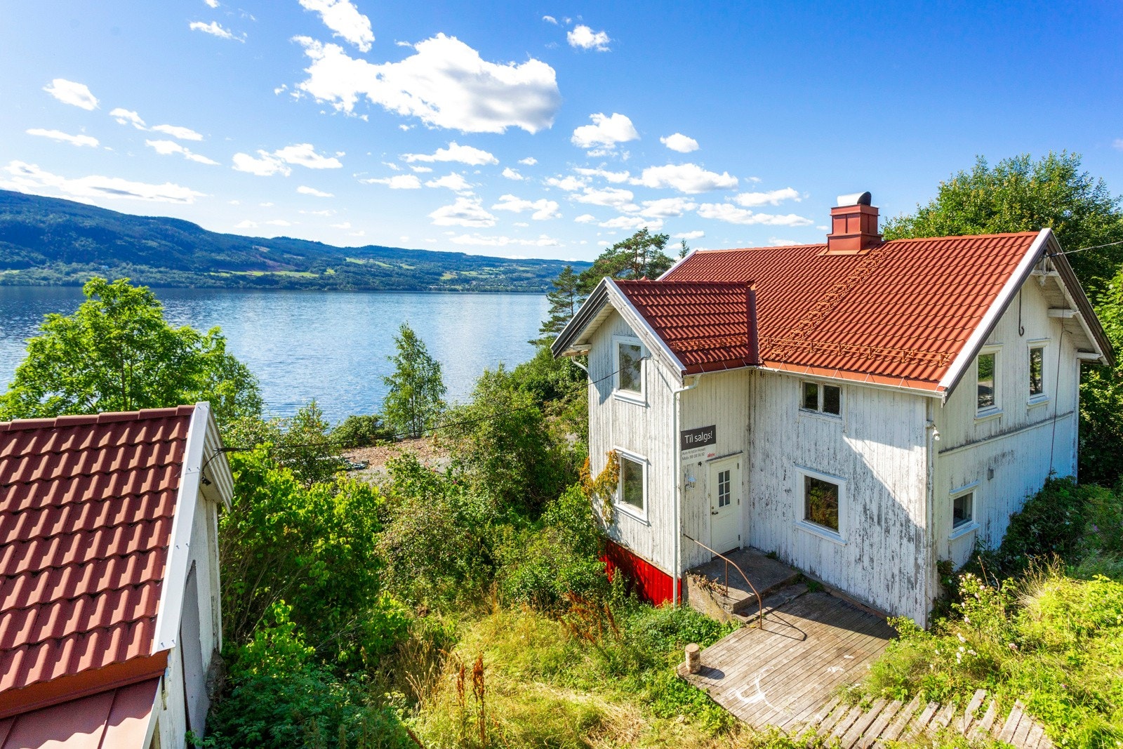 Eiendommen ligger fint til på Morskogen langs Mjøsa, helt nord i Eidsvoll. Galleribilde