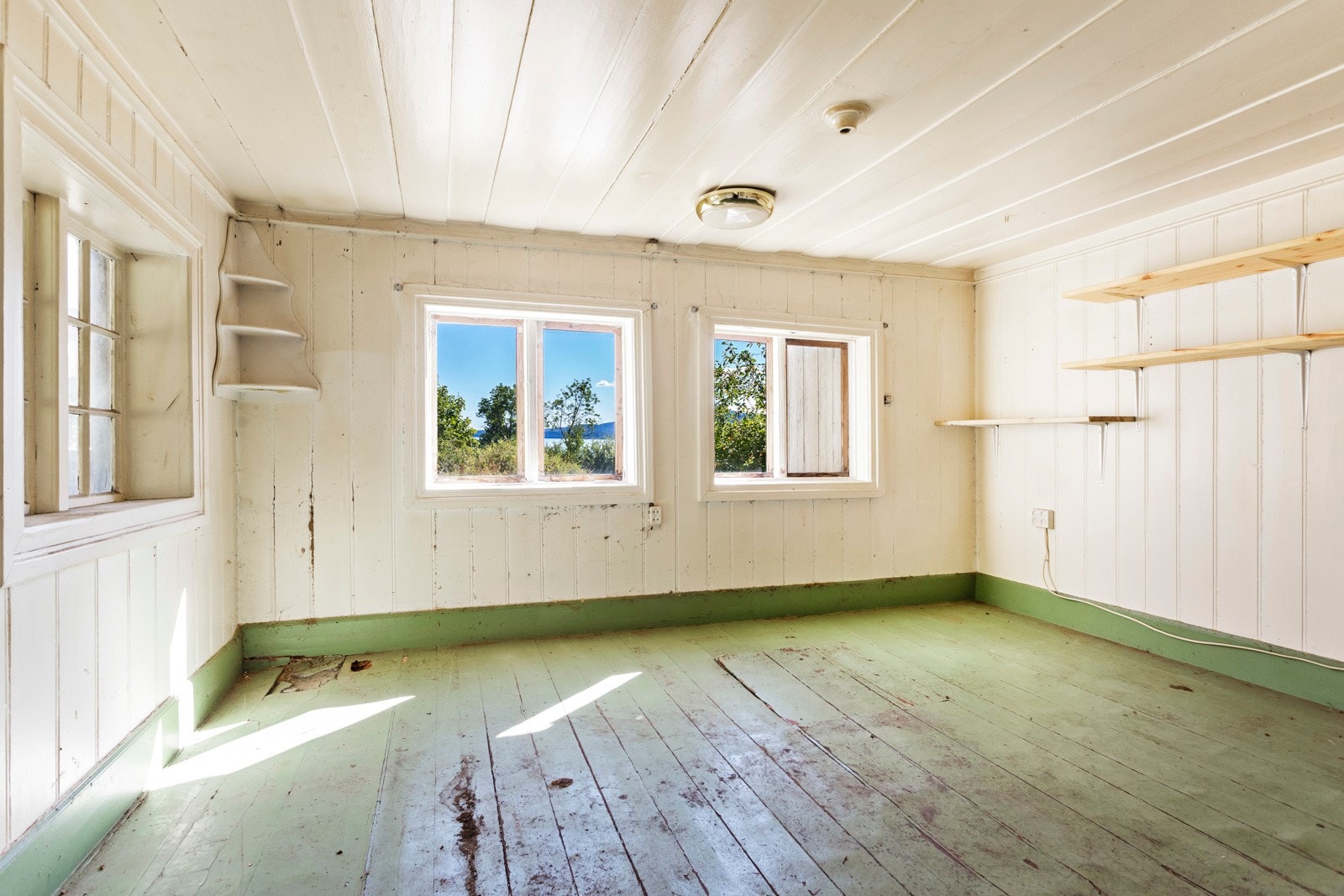 Innvendig i sidebygningen. Galleribilde