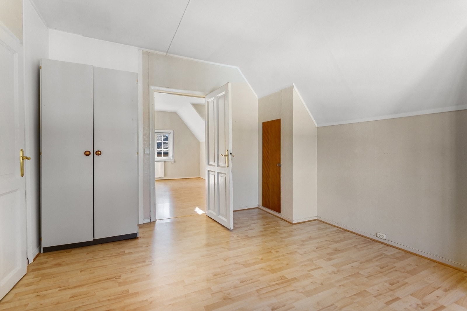 Hybel 2: Stue Galleribilde