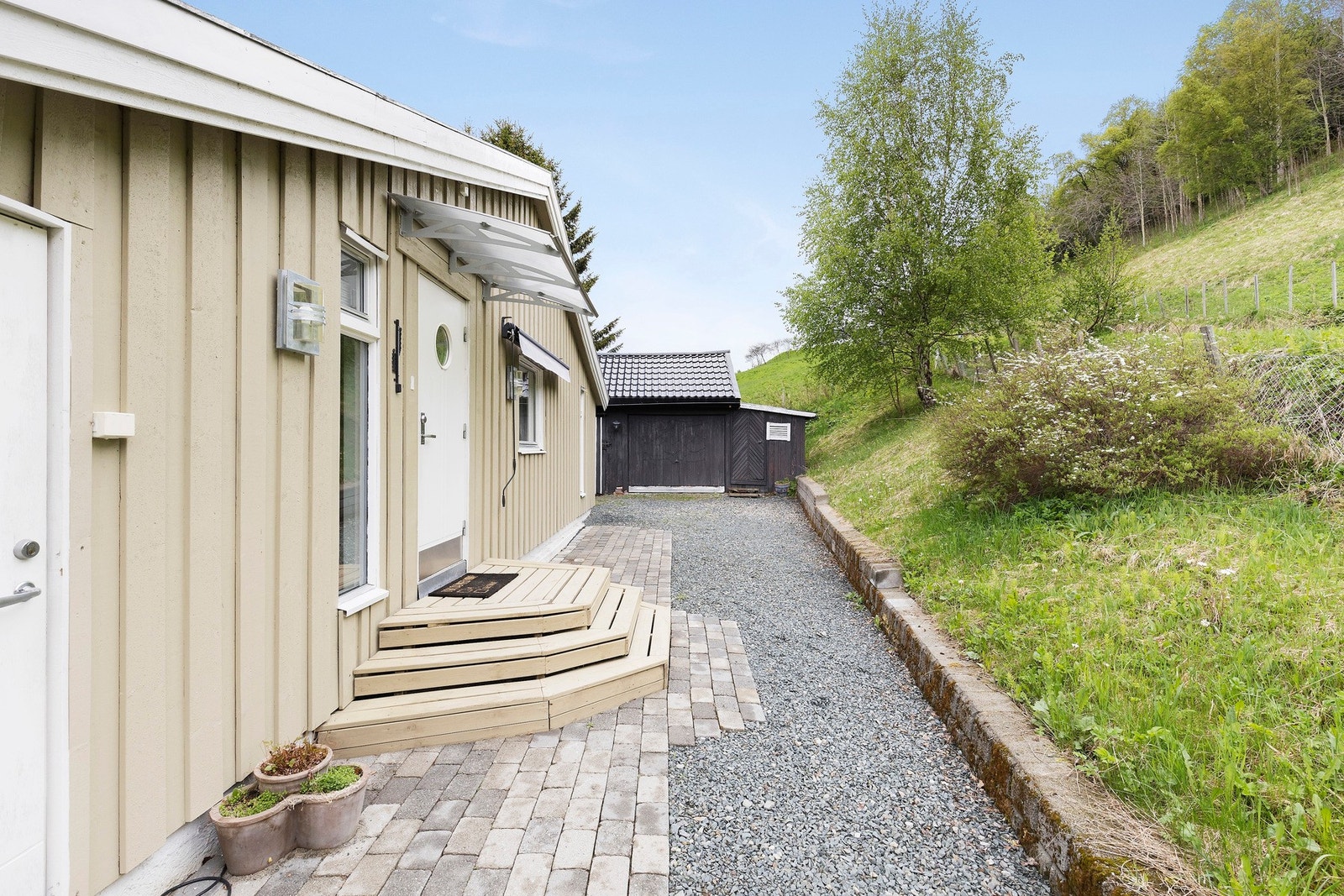 Boligen ligger flotte naturvennlige omgivelser Galleribilde