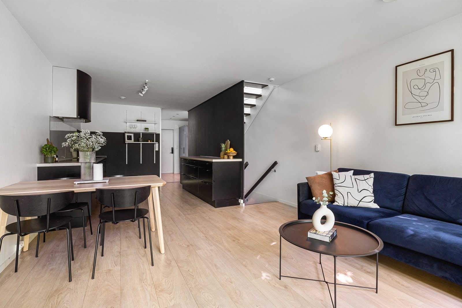Allrommet har vannbåren gulvvarme. Galleribilde