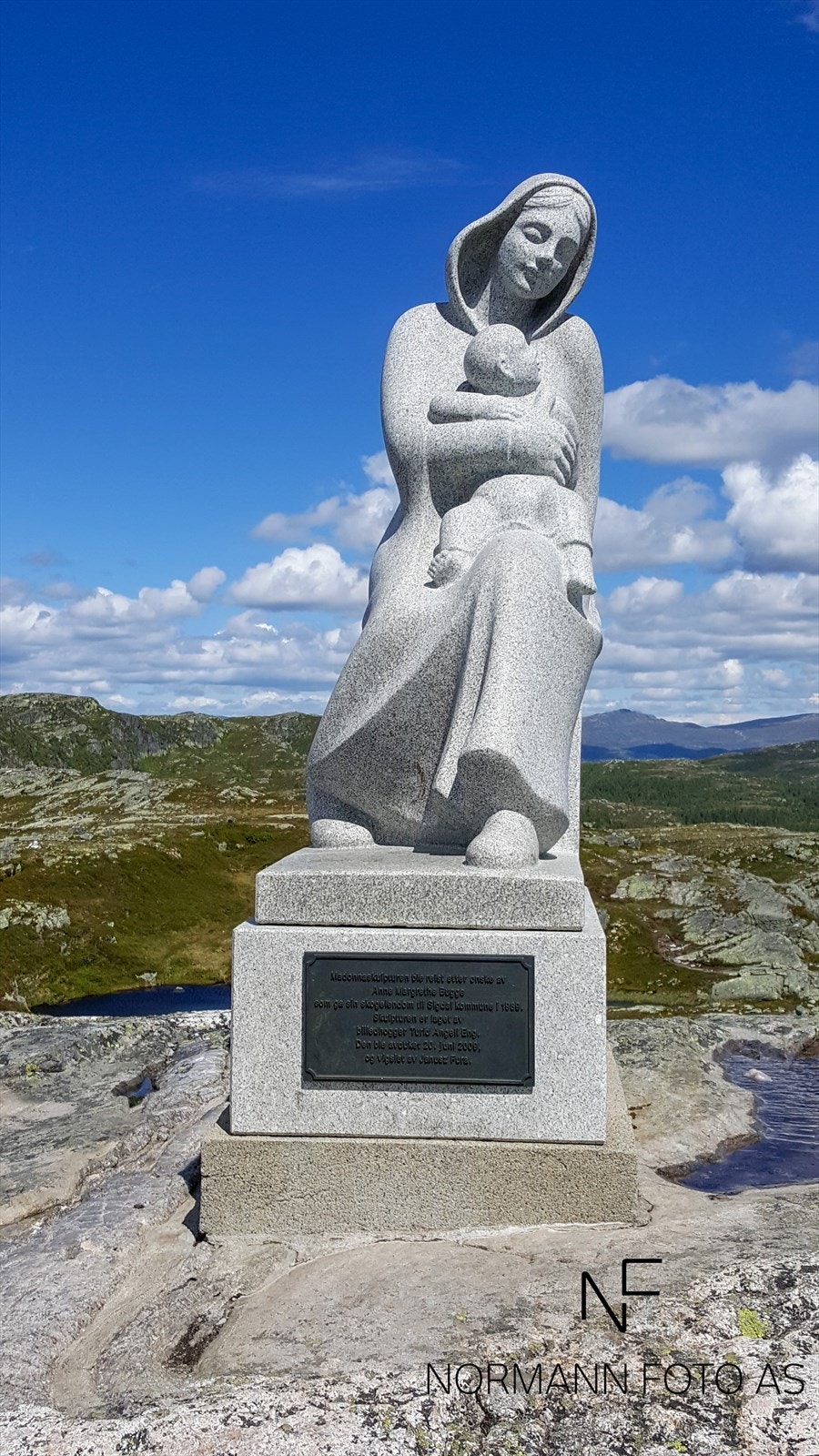 Madonnastatuen_Bjonneskortanatten (2).jpg Galleribilde