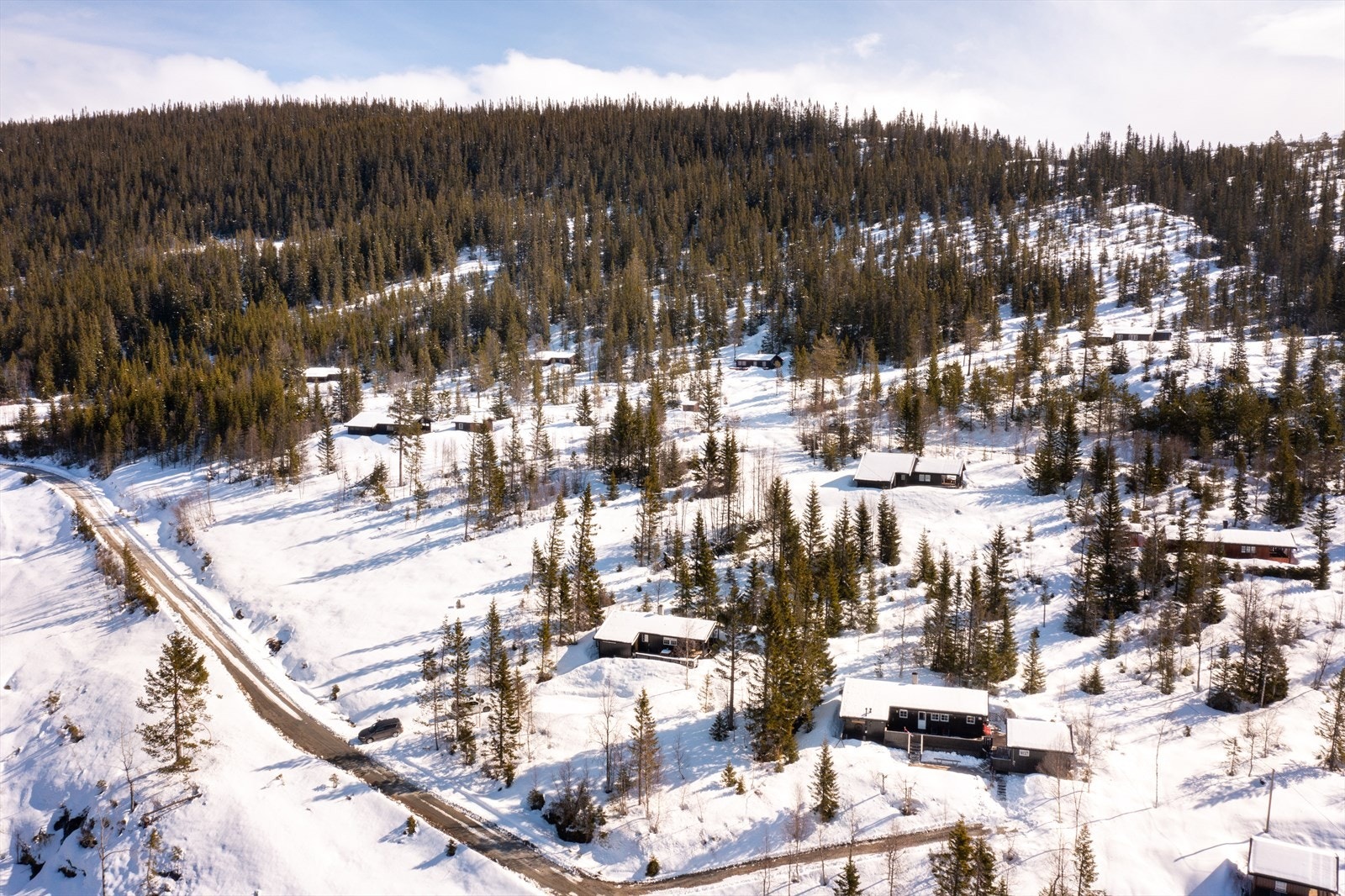 Fra hytta er det kort vei til milevis av preparerte skiløyper i flere retninger og fantastiske turmuligheter til fots. Galleribilde