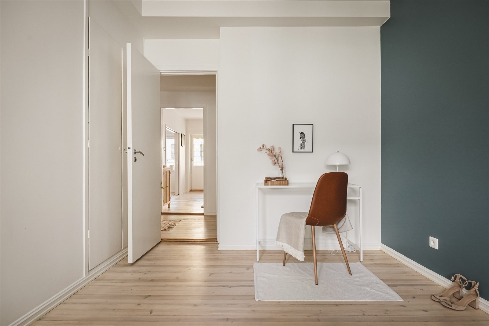 Dette soverommet har tidligere blitt brukt som kontor og gjesterom. Galleribilde