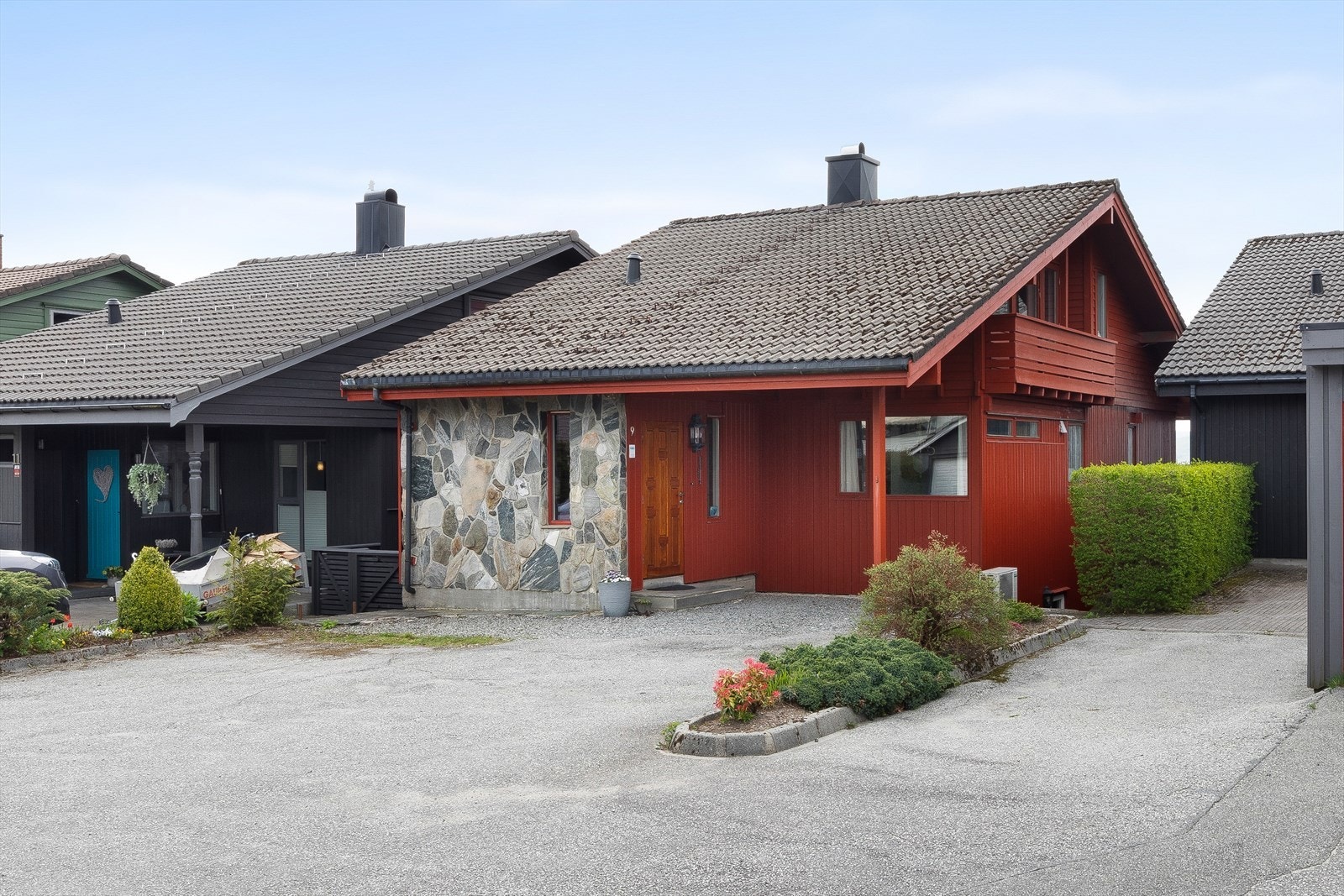 Med en god beliggenhet og flotte utendørsområder vil denne boligen være et flott hjem. Galleribilde