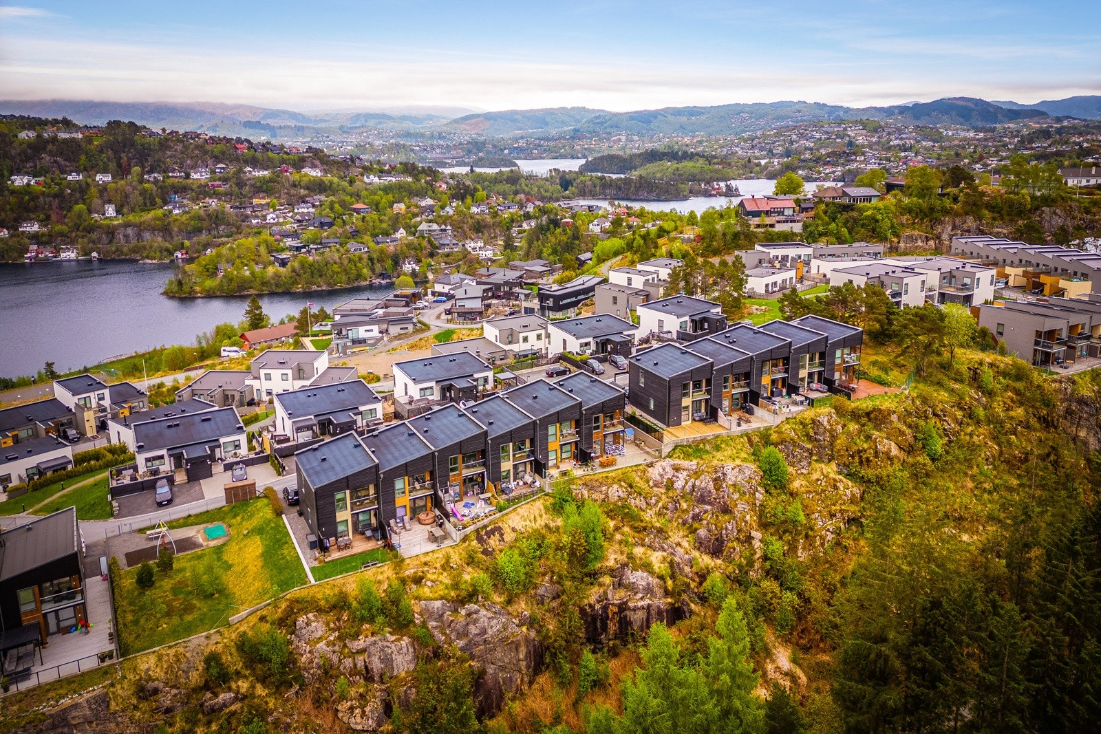 Området er meget familievennlig, man er tett på naturen, samtidig som alt ligger til rette for en enkel hverdagslogistikk. Galleribilde
