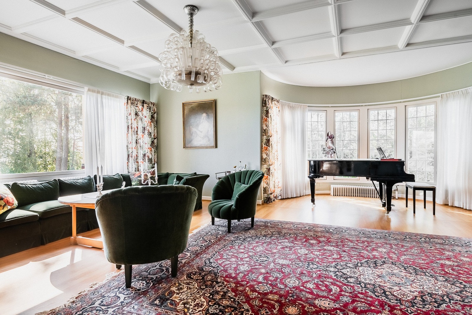 Flotte oppholdsrom med fantastiske lysforhold. Galleribilde