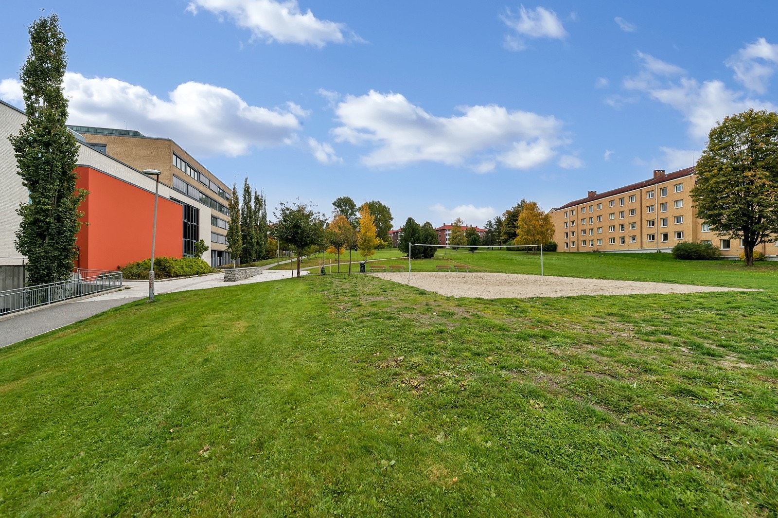 Etterstad videregående skole ligger i nærheten Galleribilde