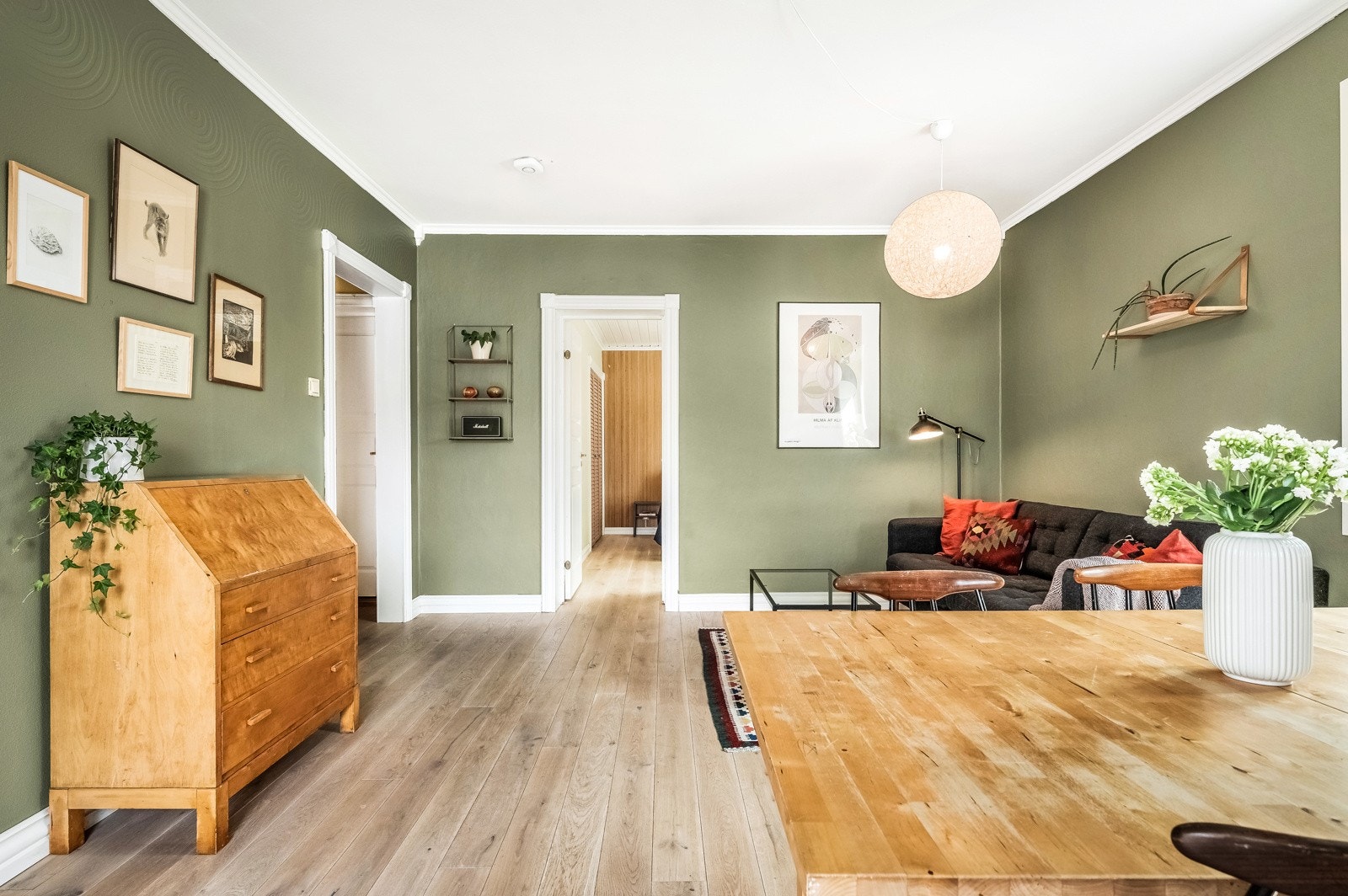 Heltre eikegulv fra 2020 i hele leiligheten Galleribilde