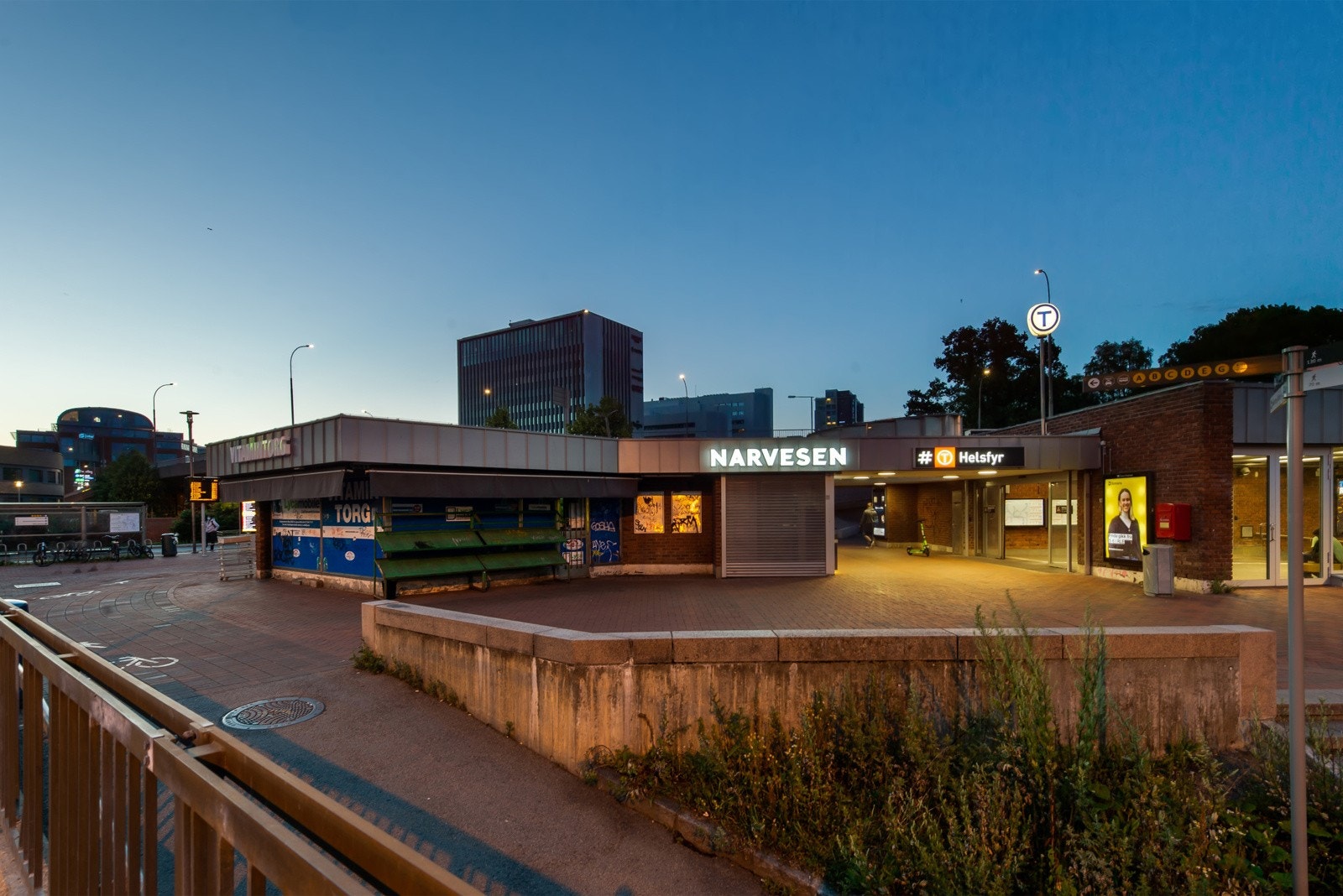 Umiddelbar nærhet til t-bane og busstasjon som enkelt tar deg rundt i Oslo Galleribilde