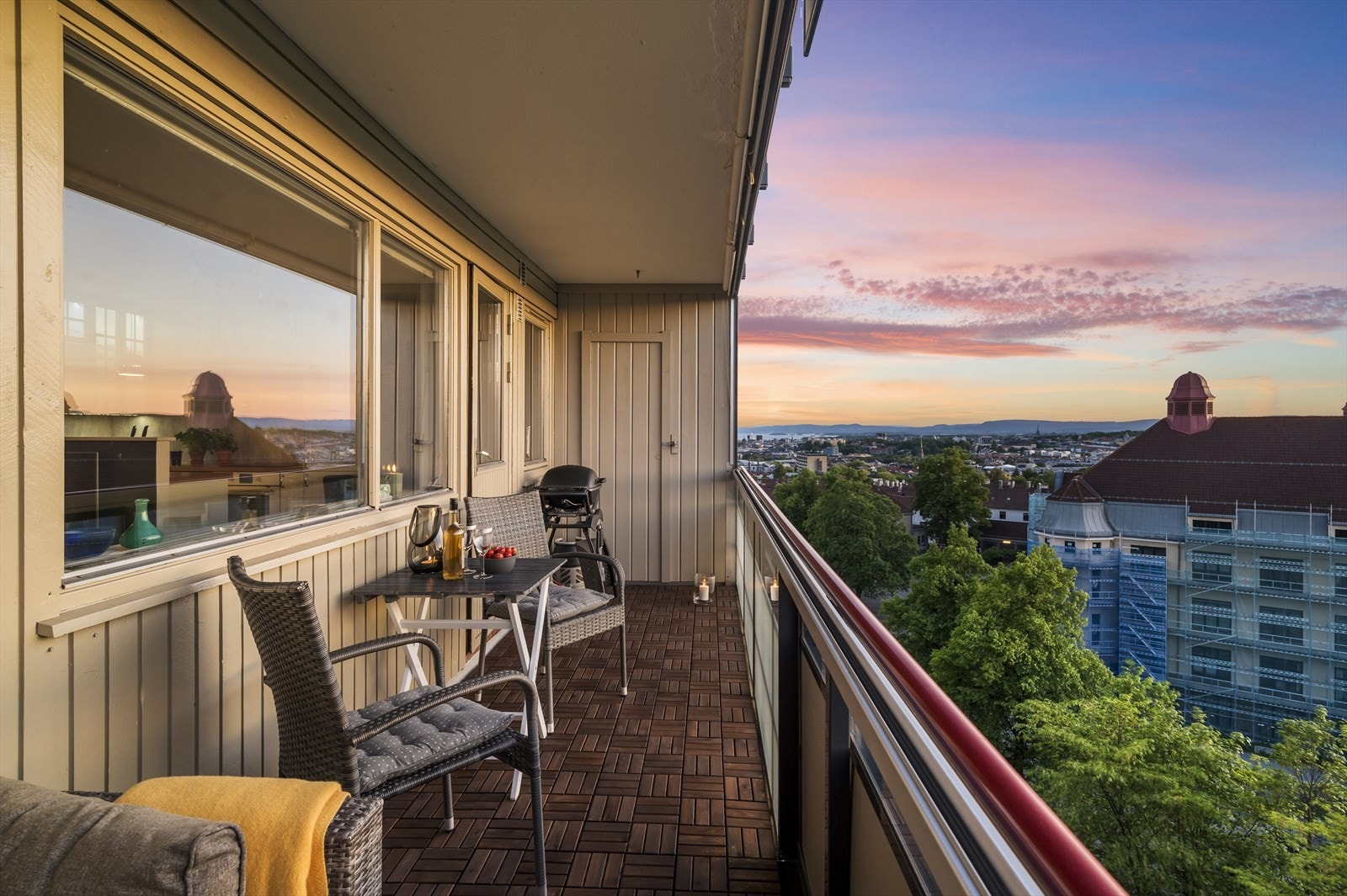 Det er praktisk bod på balkongen for ekstra oppbevaring Galleribilde