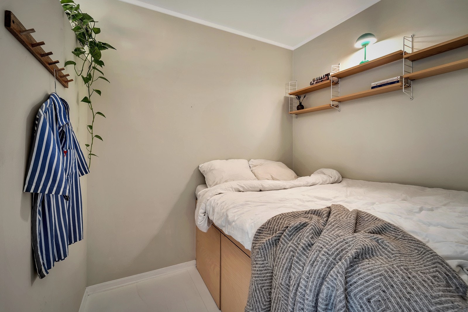 Sov tungt og godt, hele leiligheten er vendt ut mot rolig bakgård. Galleribilde