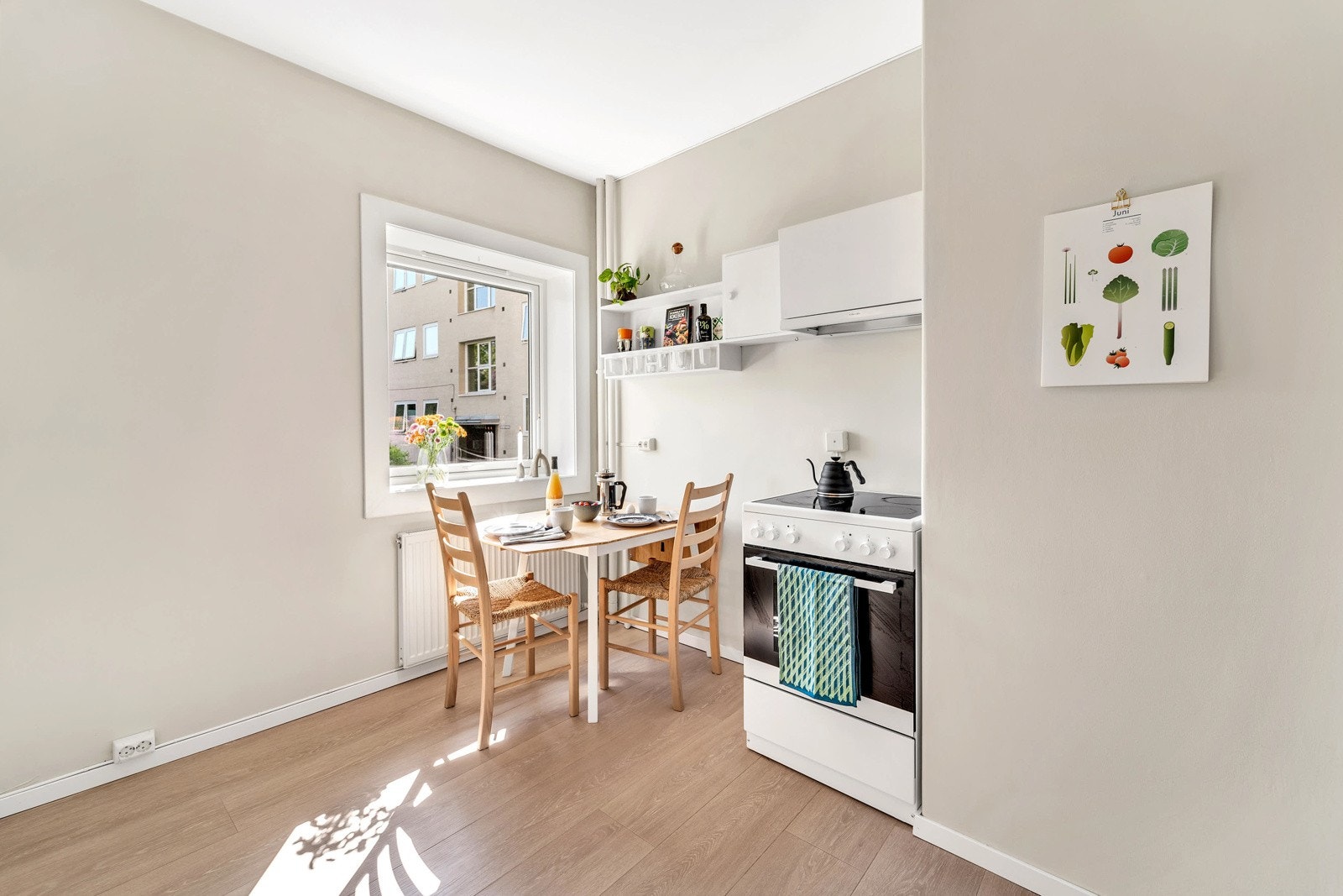 Lyse og pene overflater, alt etter dagens moderne stil. Galleribilde