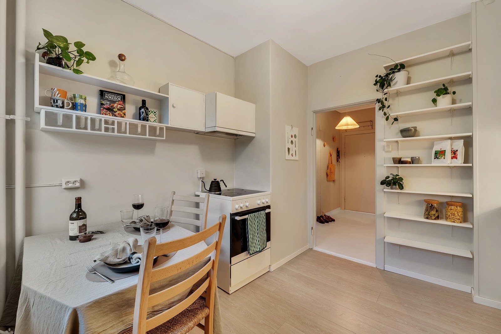 Kjøkkenet oppleves som luftig og deilig! Galleribilde