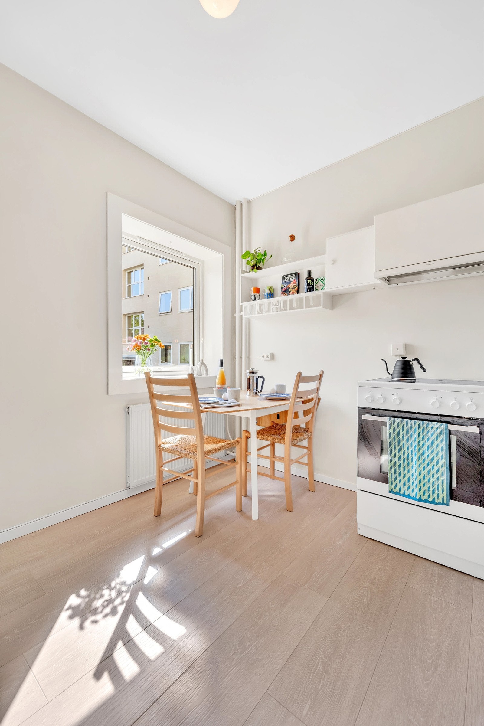 Varmtvann, fyring og internett er inkludert i felleskostnadene. Galleribilde