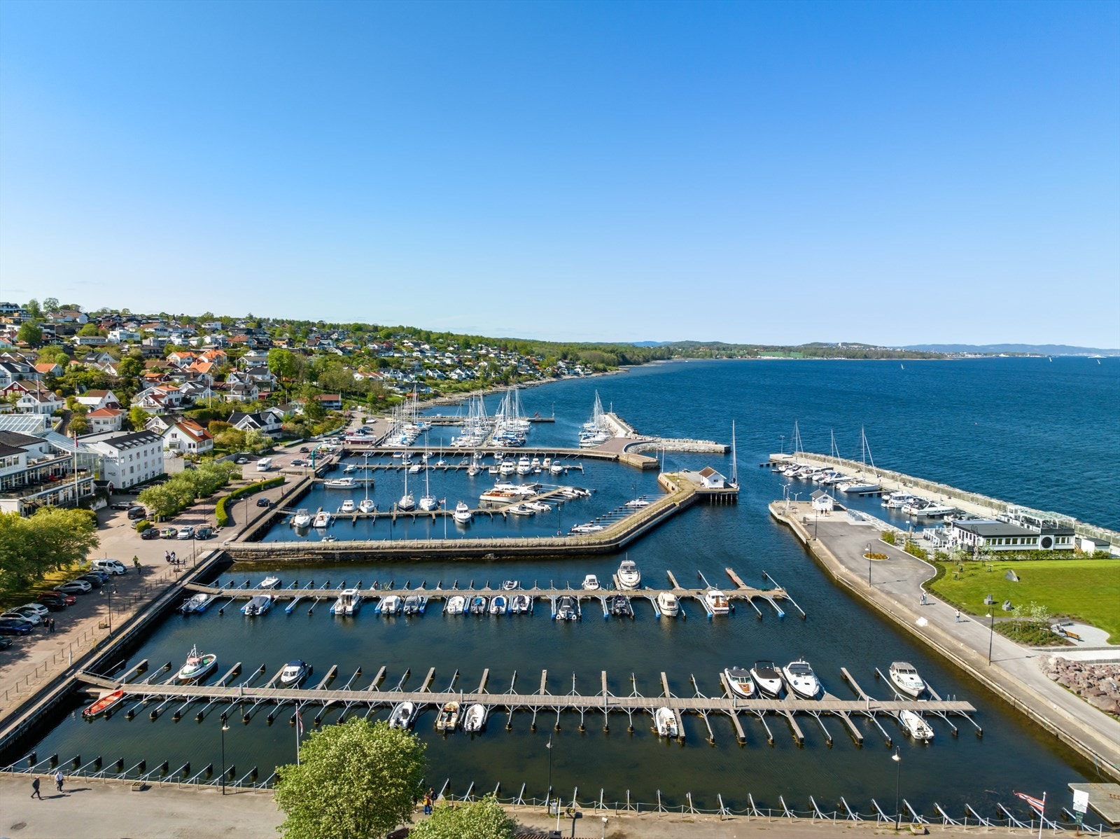 Åsgårdstrand er et ypperlig utfartssted for en båttur ut i Vestfolds vakre skjærgård. Ditt nye nærområde? Velkommen til en hyggelig visning! Galleribilde