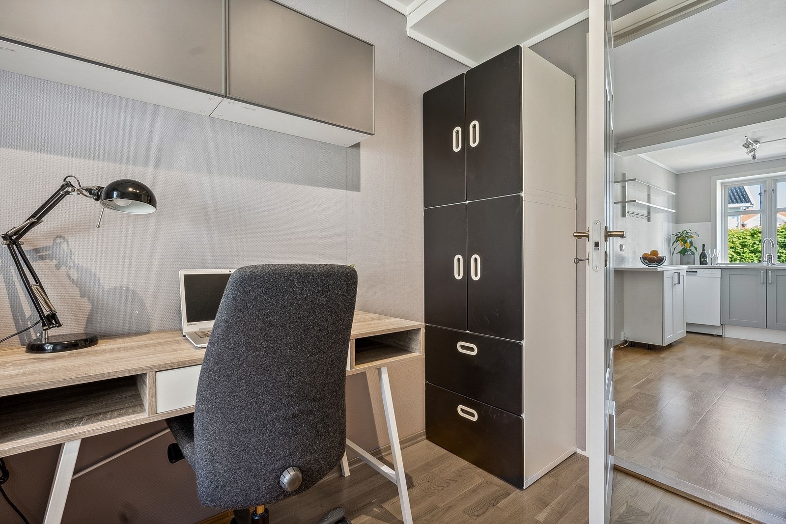 God gulvplass, samt skapplass. Galleribilde