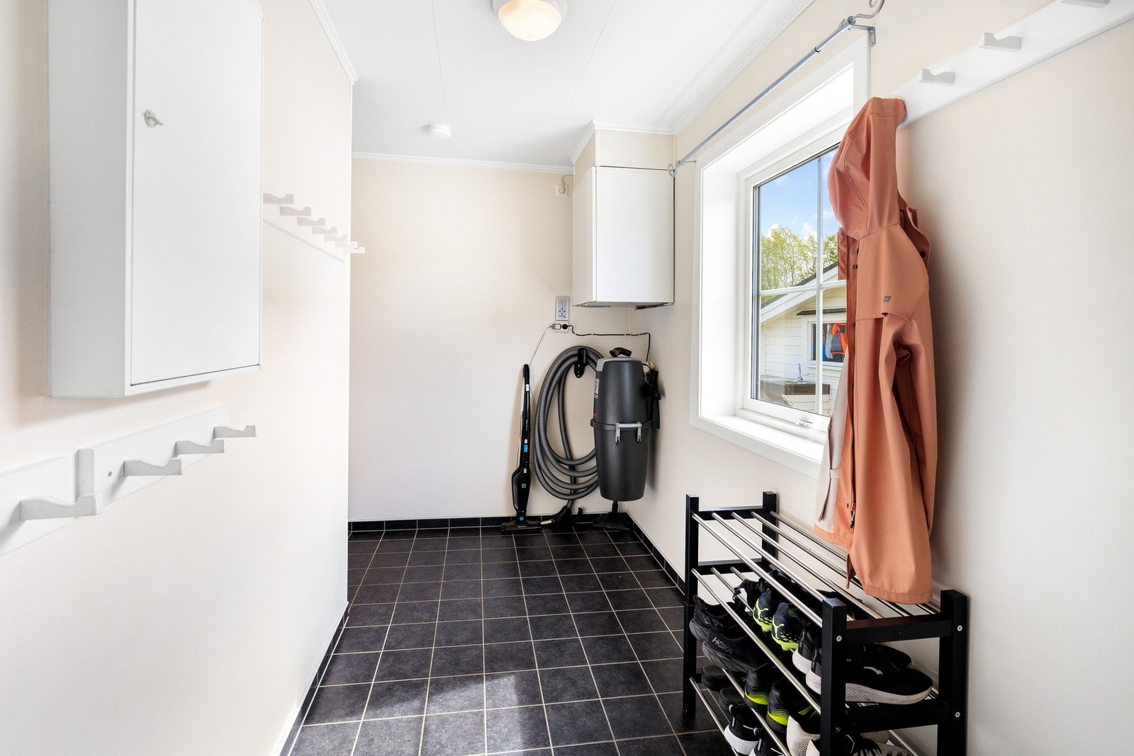 God plass for oppbevaring Galleribilde
