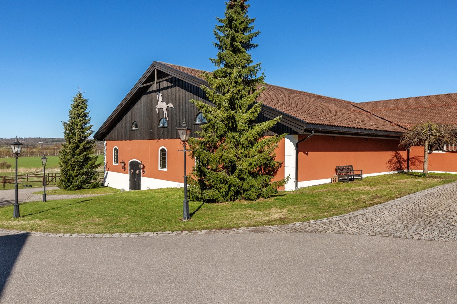 Ridehall Galleribilde