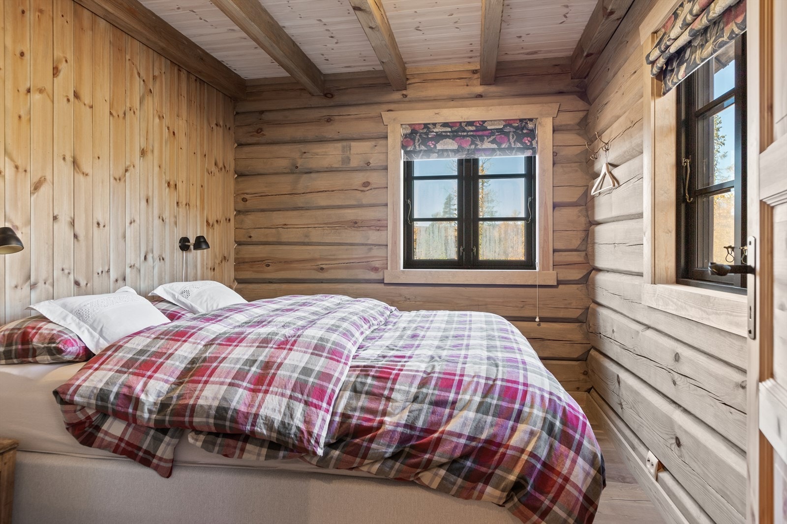 Det er to gode soverom på hovedplanet Galleribilde