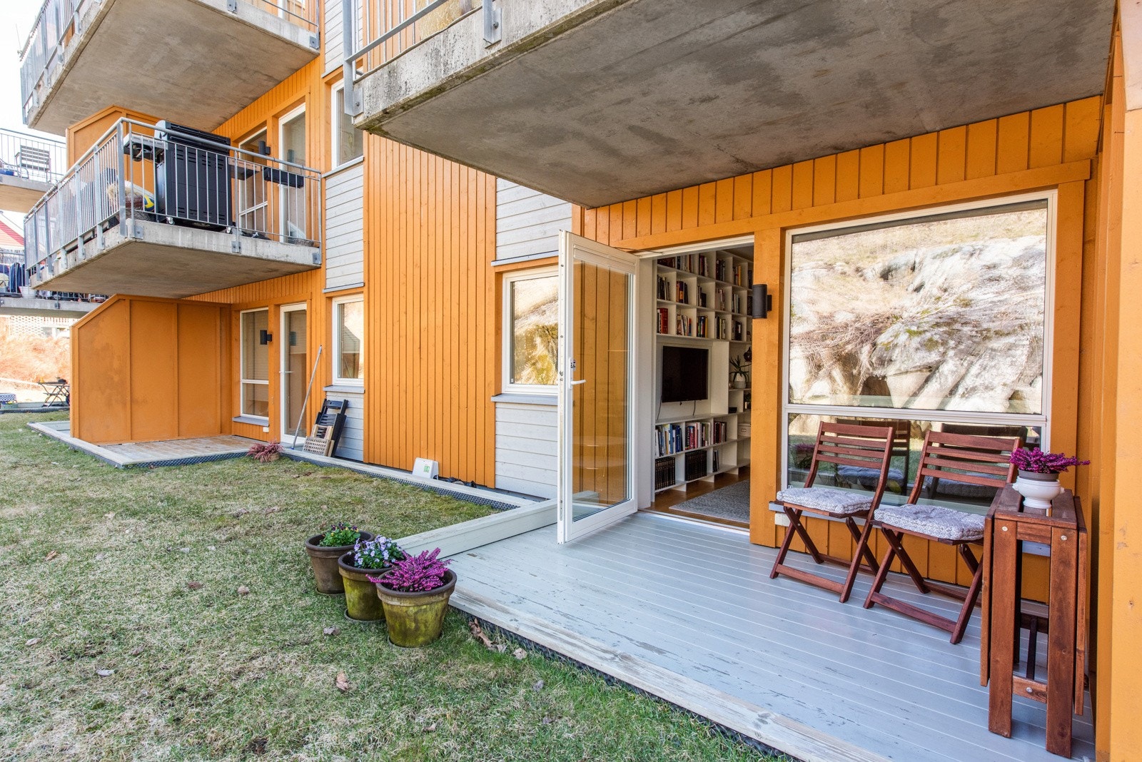 Vestvendt markterrasse Galleribilde