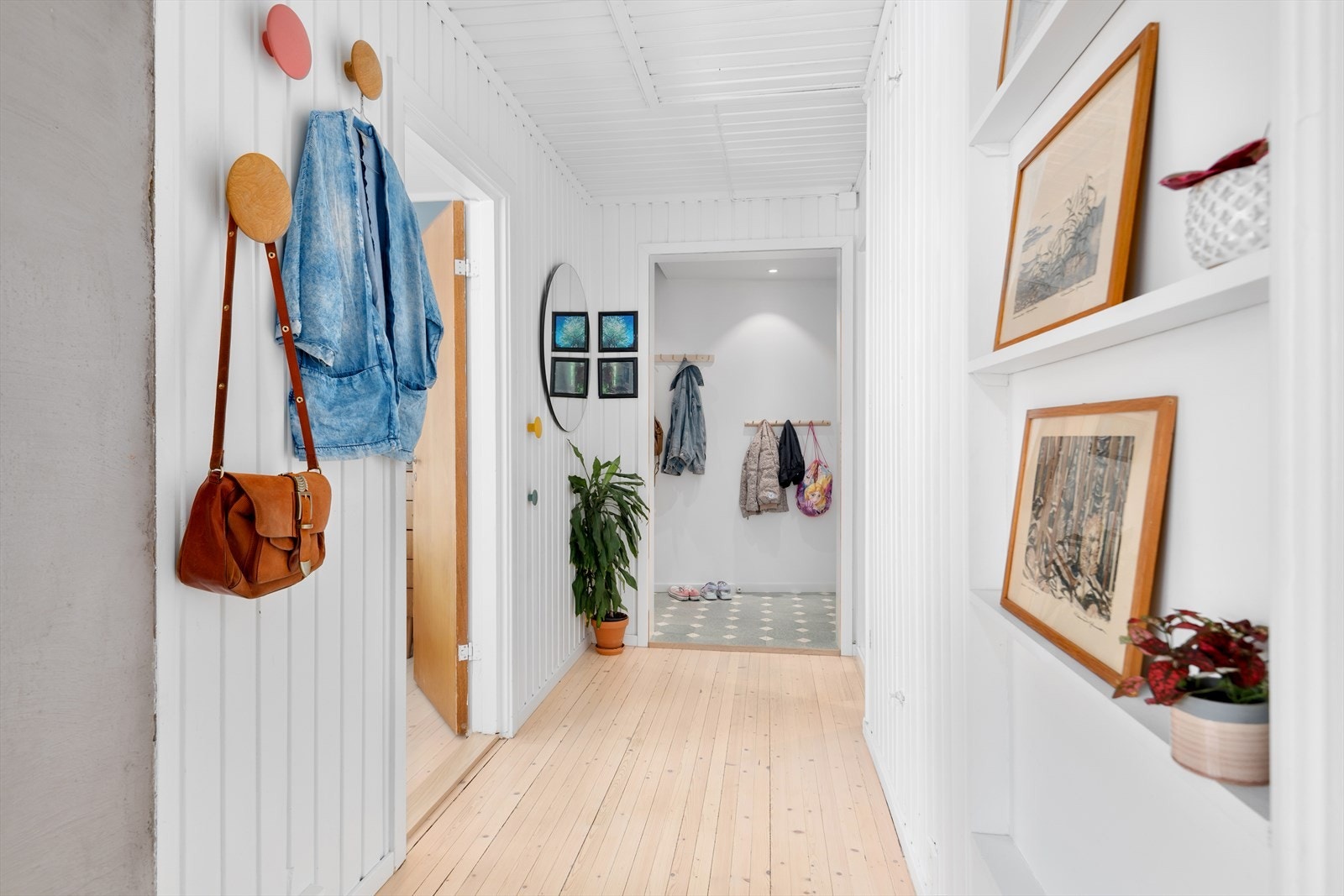 Soverom 2 ligger på motsatt ende av leiligheten med inngang fra gangarealet. Galleribilde