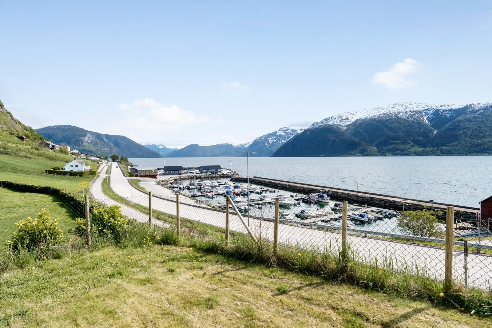 Sommarstid kan ein nyte sol og utsikt frå morgon til kveld! Galleribilde
