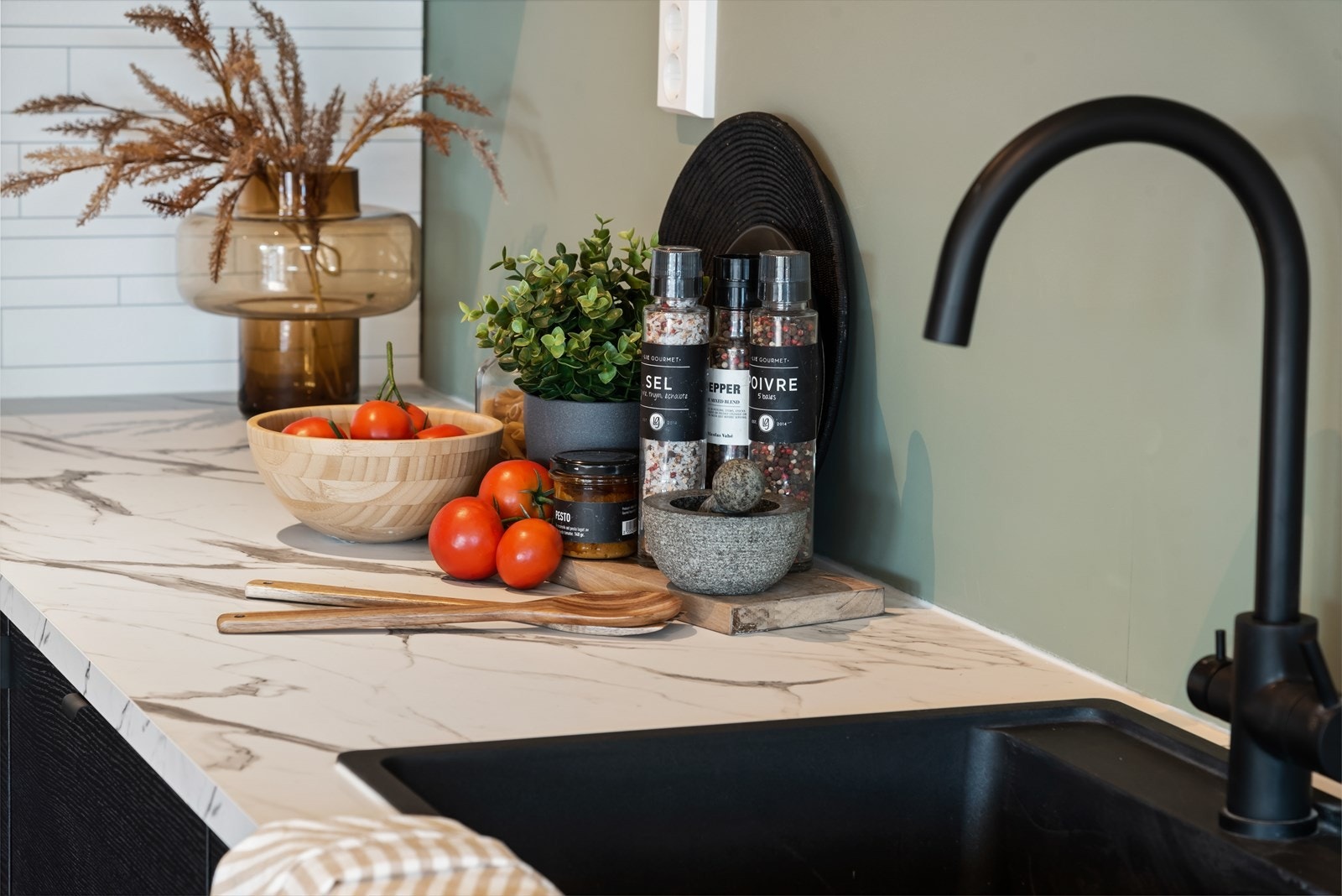 Detaljer fra kjøkkenet Galleribilde