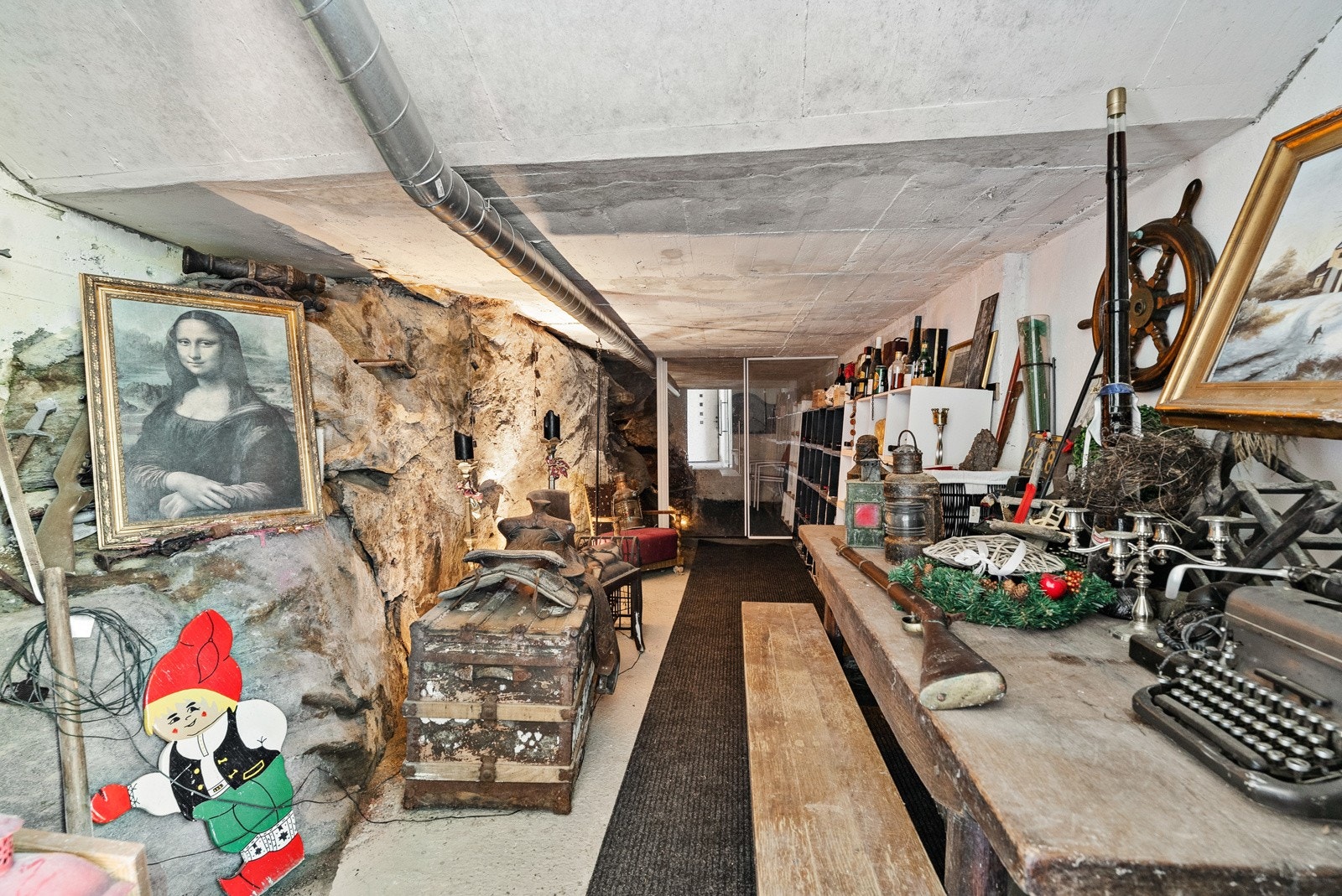 Vinkjelleren med jevn temperatur hele året. Ventilasjon montert Galleribilde