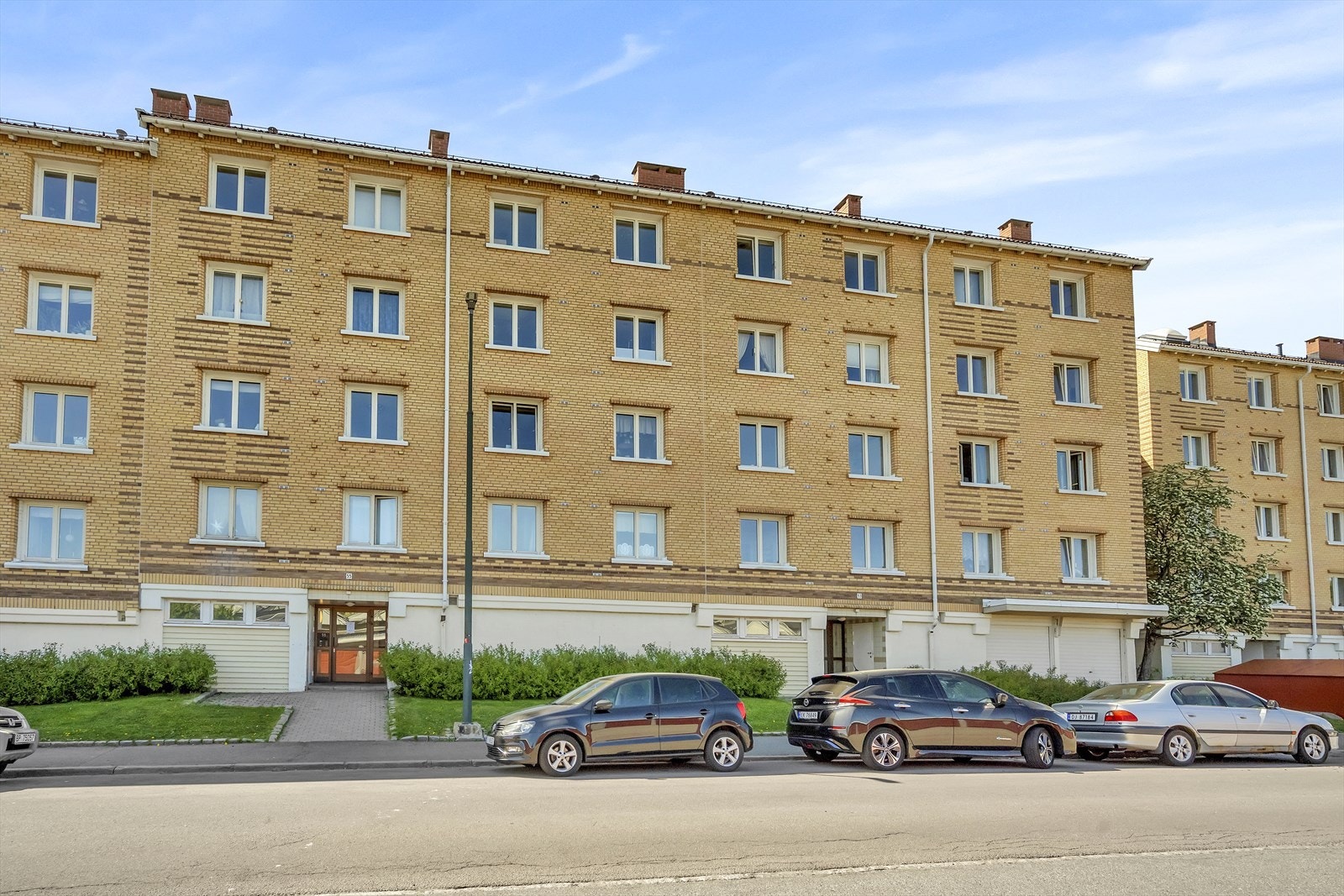Fellesvaskeriene i Knausen borettslag ligger i Radarveien 35, 49, 67, 34, 46 og 64. Galleribilde