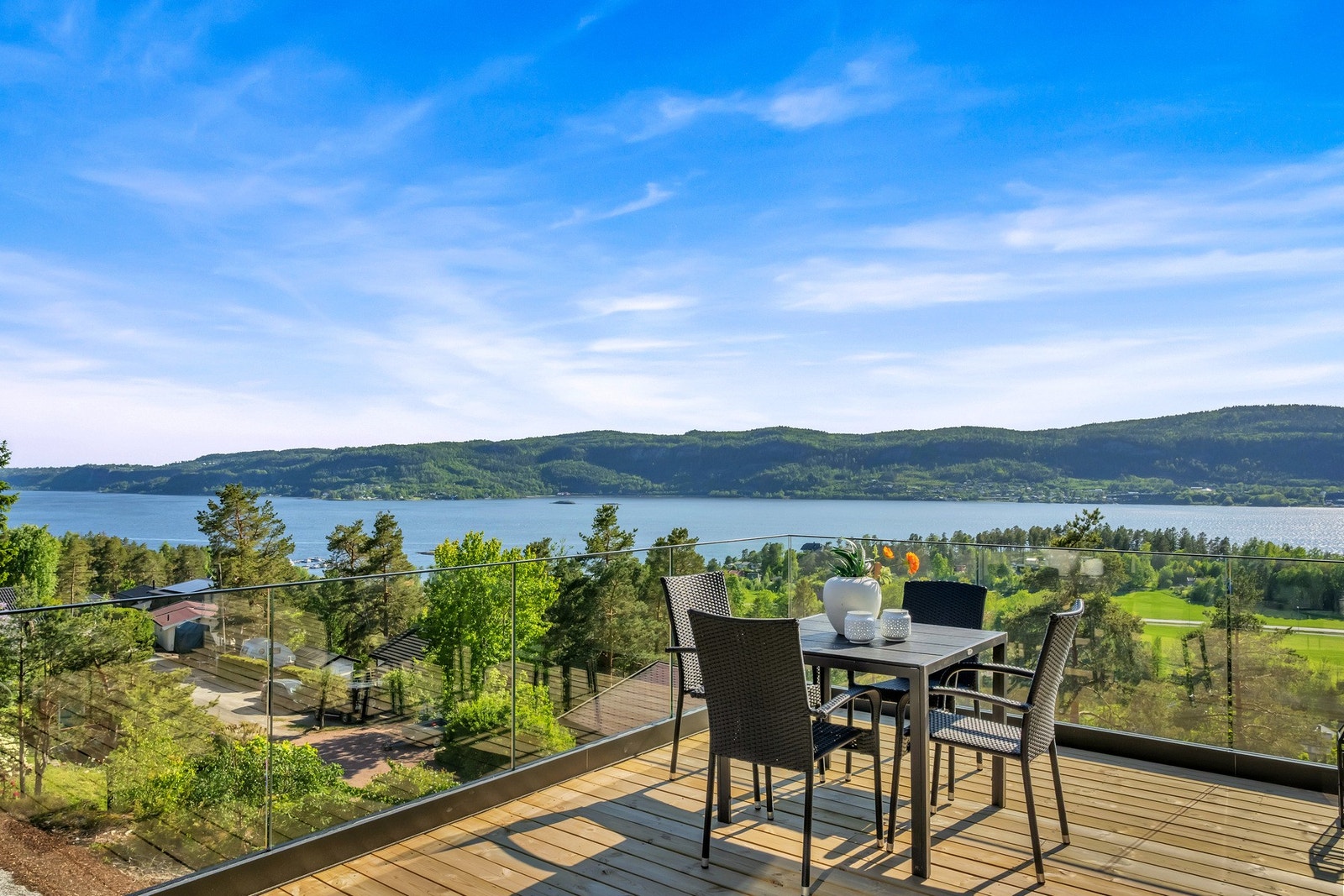 Utsikten fra verandaen er upåklagelig! Galleribilde