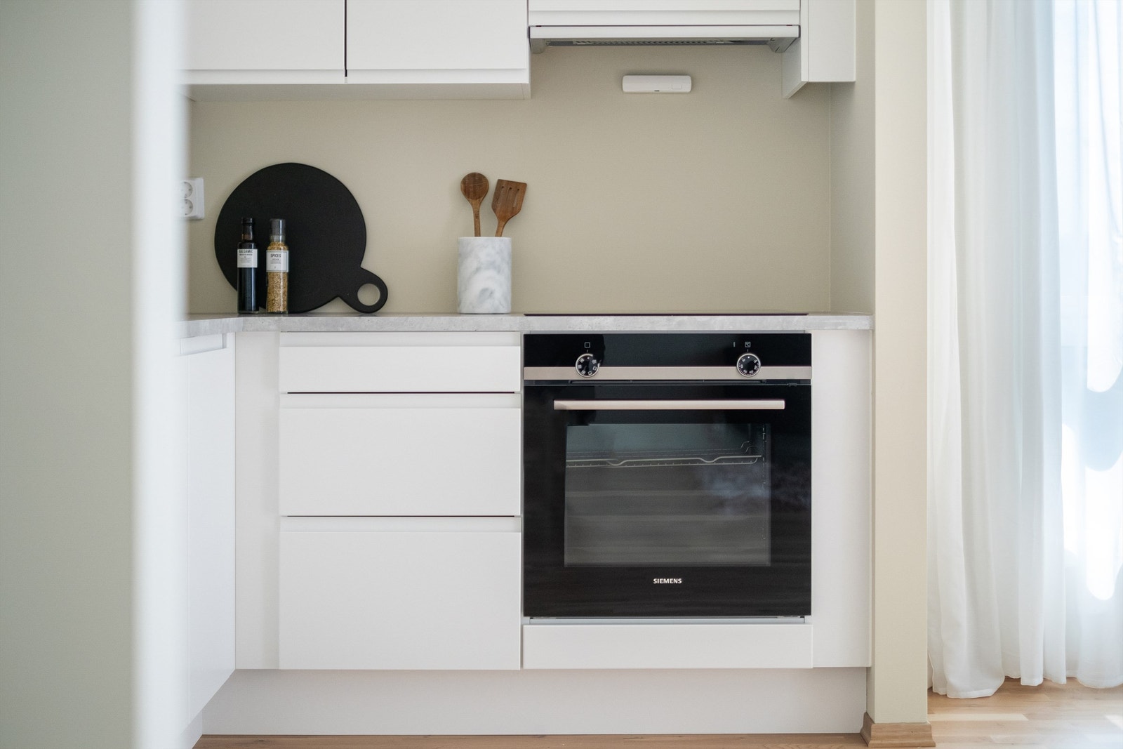 Modellen er nordisk kjøkken på sitt beste og representerer kjøkken i nordisk stil, samtidig som det er et herlig trend kjøkken. Galleribilde