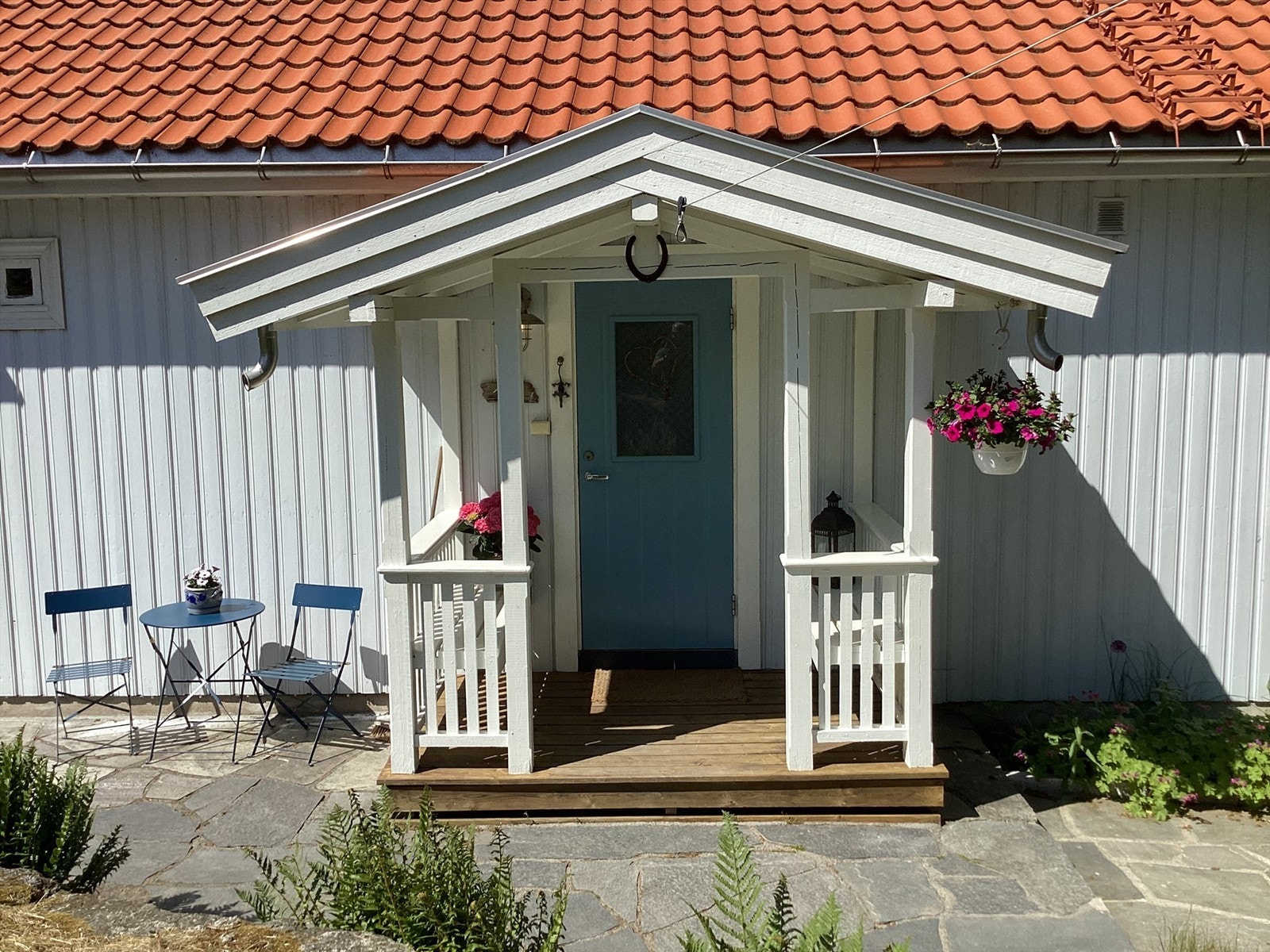 Det er sol fra morgen til kveld på den idylliske eiendommen Galleribilde