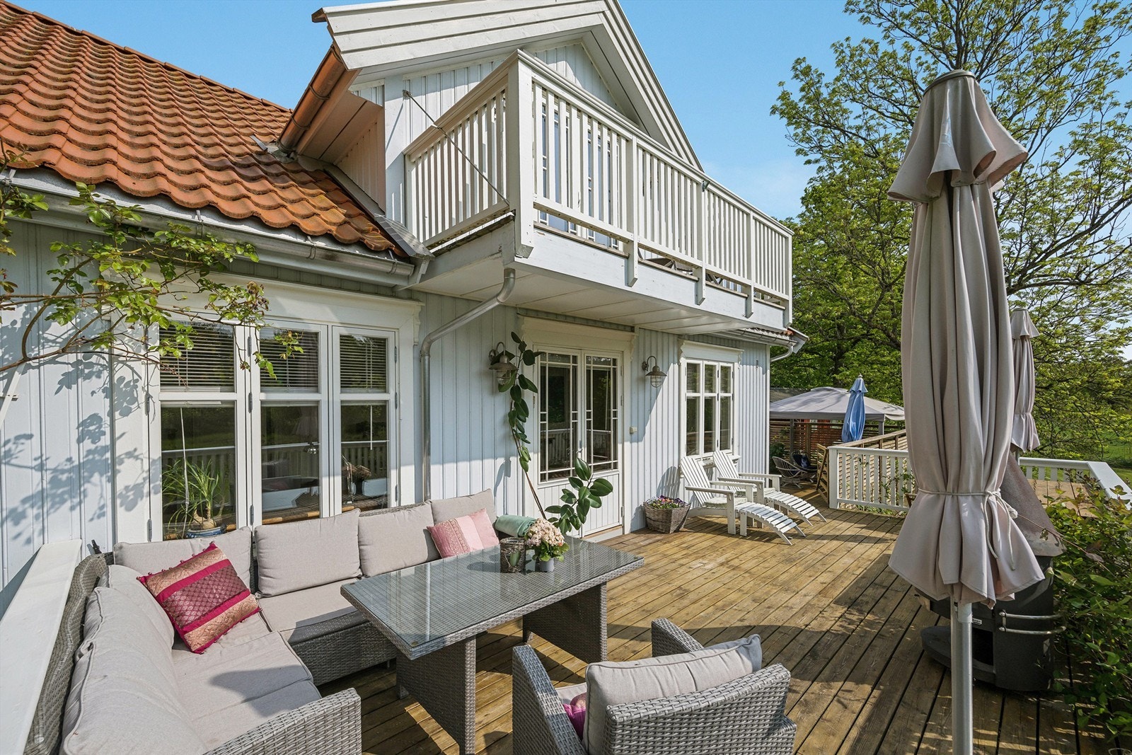 Terrassen innbyr til kos og hygge Galleribilde