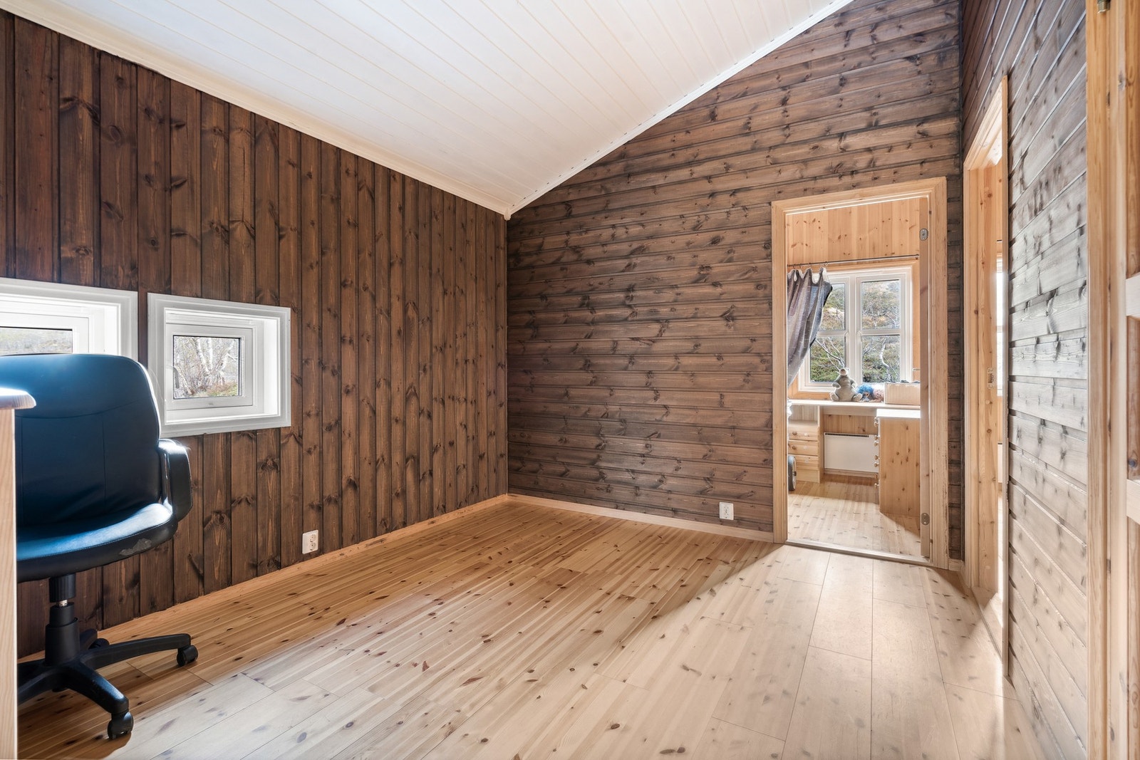 Rom mellom soverommene kan fint brukes som kontor Galleribilde