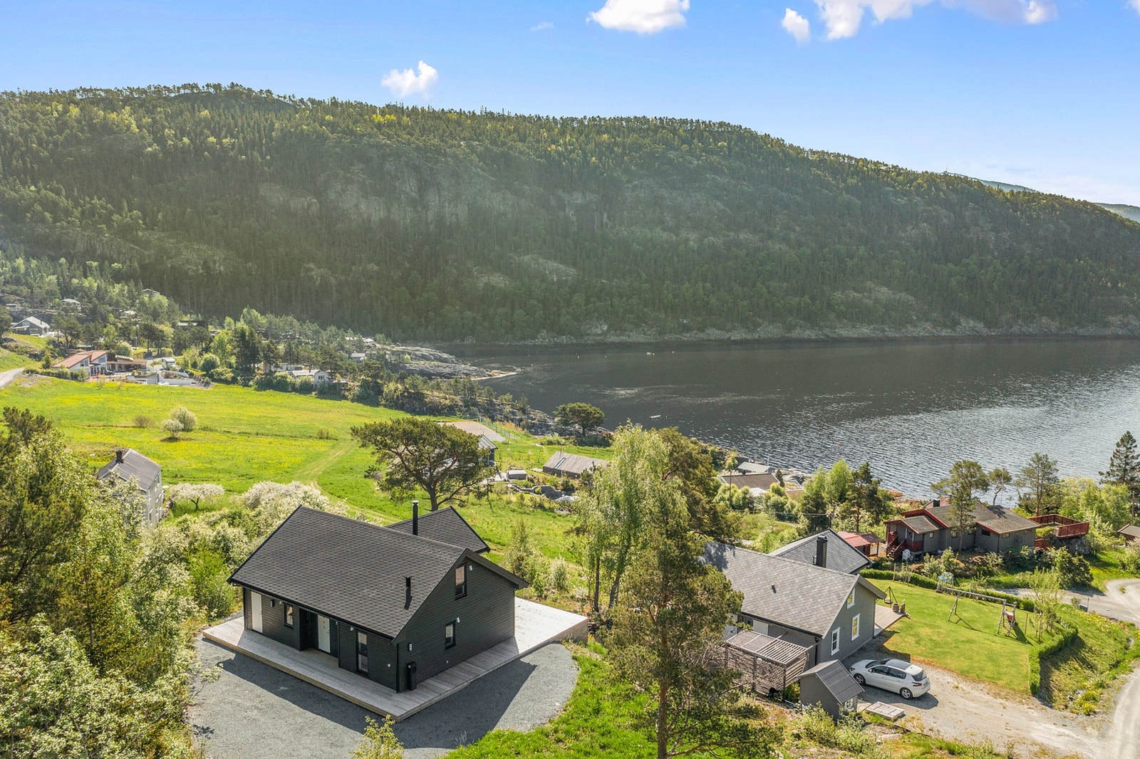 Hytten er naturomringet og gir deg virkelig en herlig storfjellsfølelse. Galleribilde