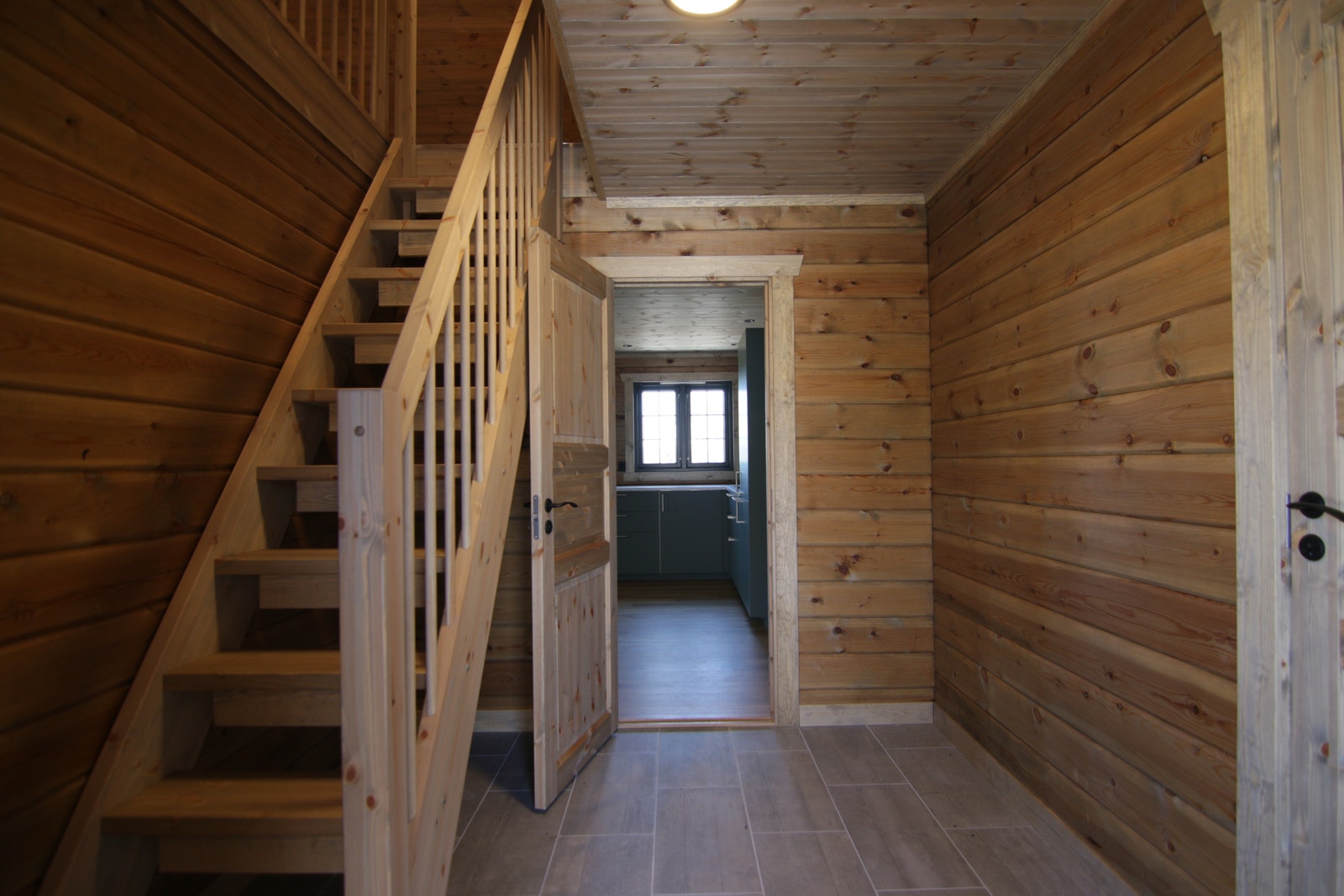 Gang og trapp til hems Galleribilde