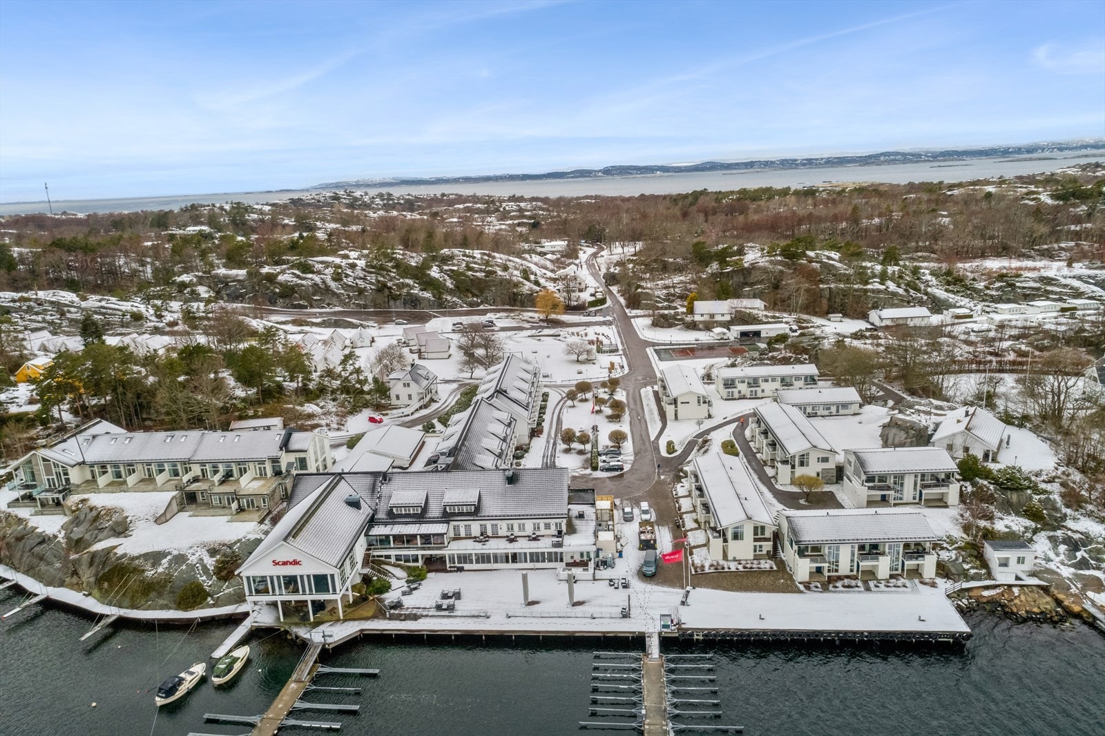 Sjønær beliggenhet og flotte tur-/friområder hele veien! Galleribilde