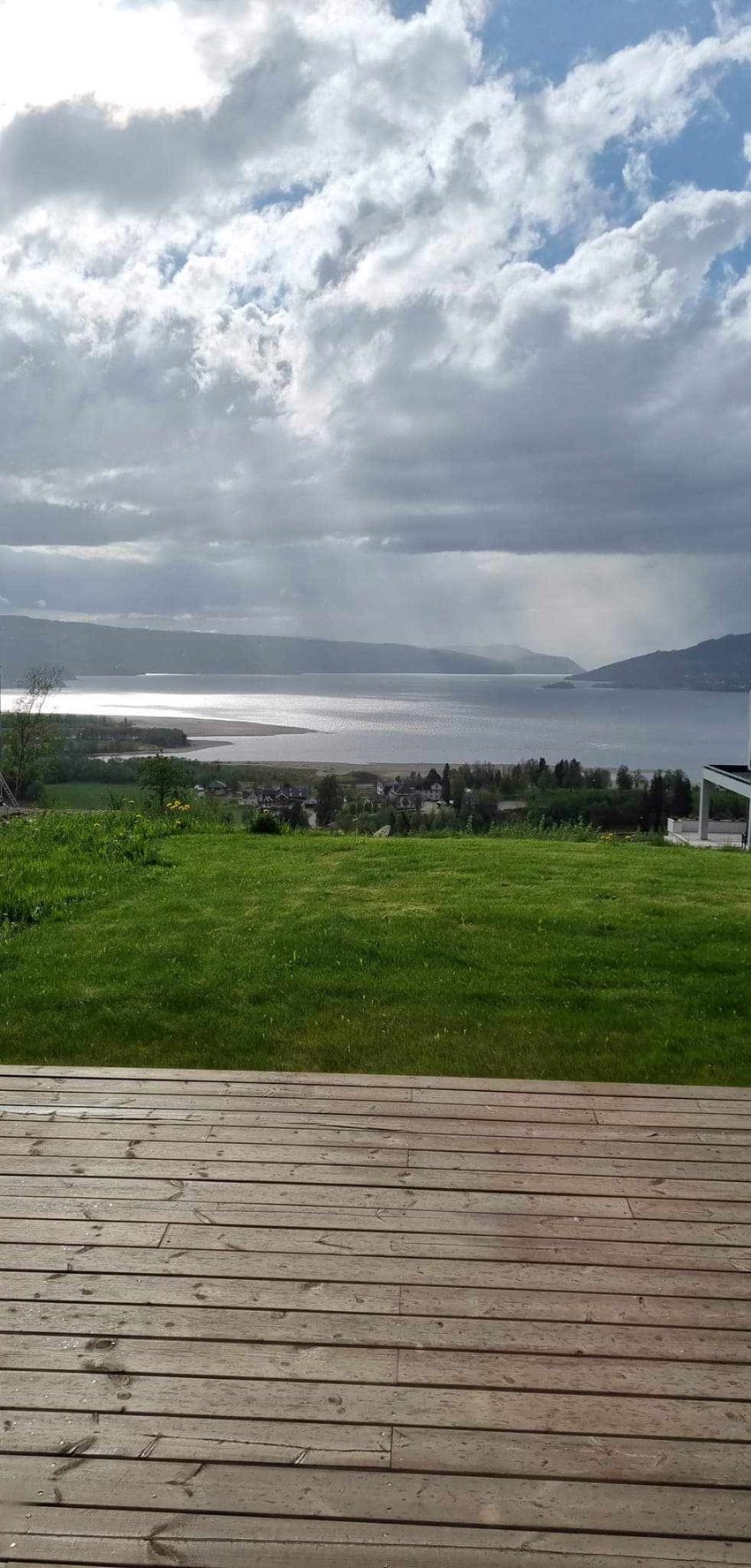 Selgers eget bilde av utsikten fra terrassen. Galleribilde