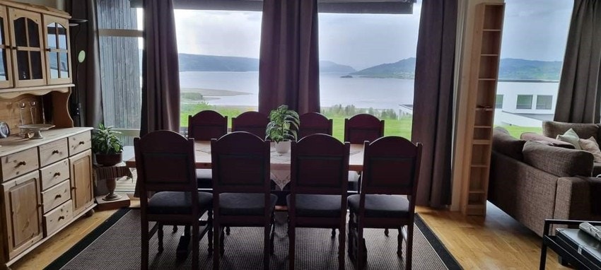Selgers eget bilde av spisegruppe og utsikten. Galleribilde