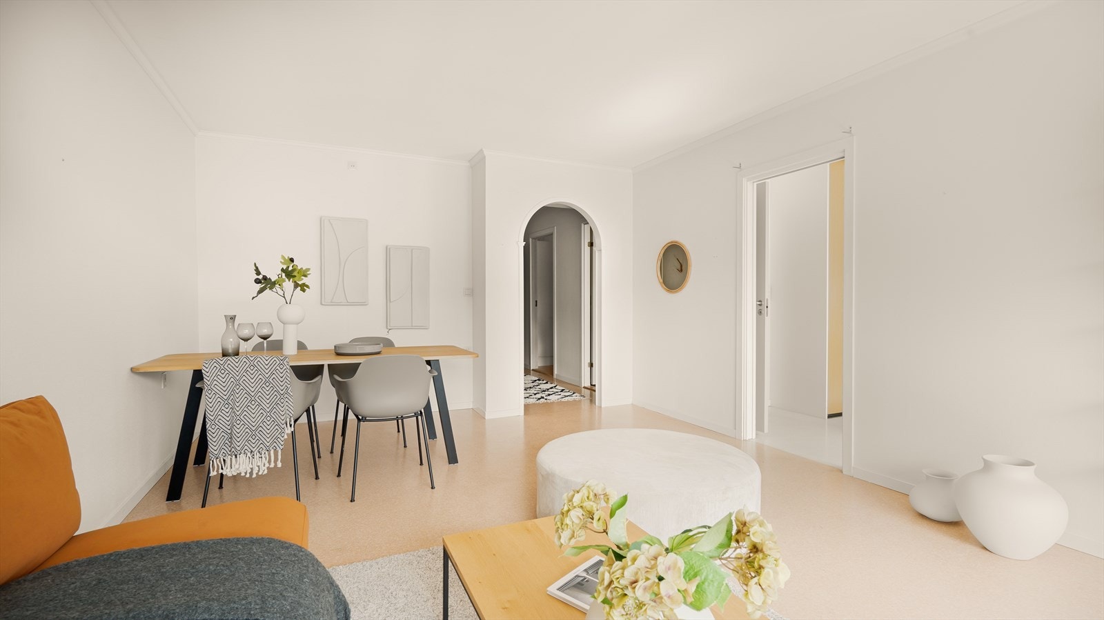 Hele leiligheten er malt i tidsriktige farger, noe som gir den et moderne og attraktivt utseende! Galleribilde