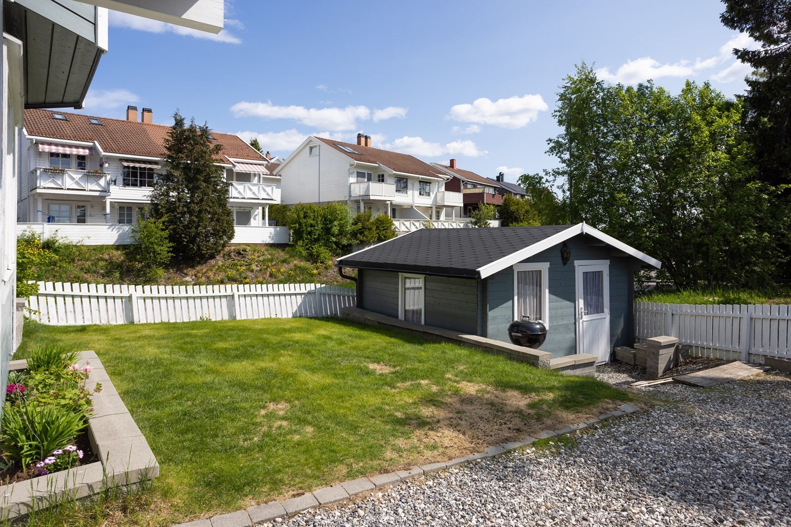 Anneks på ca. 15m² på eiendommen. Annekset benyttes som bod. Galleribilde