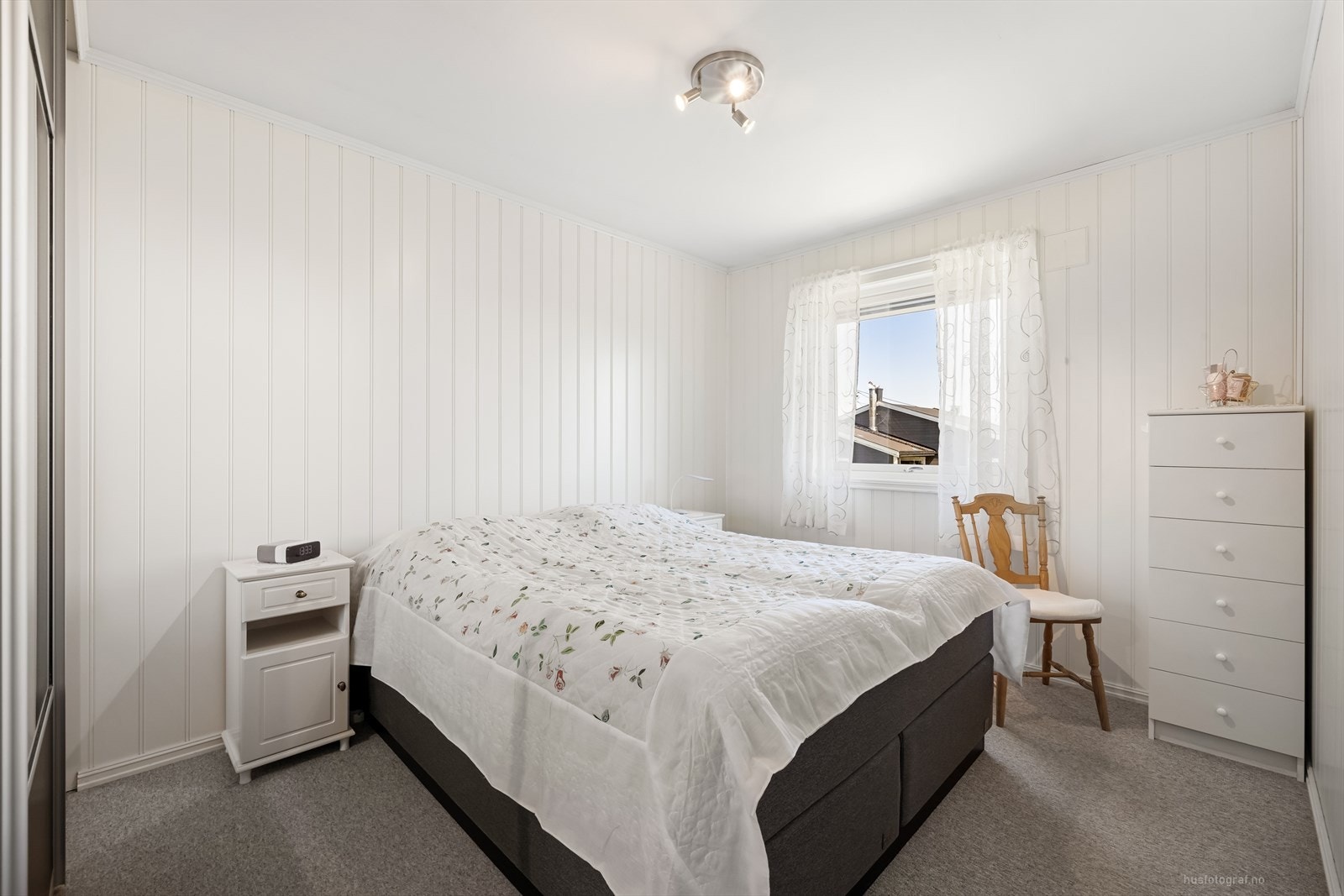 Boligen har 3 soverom i 1. etasje. Galleribilde