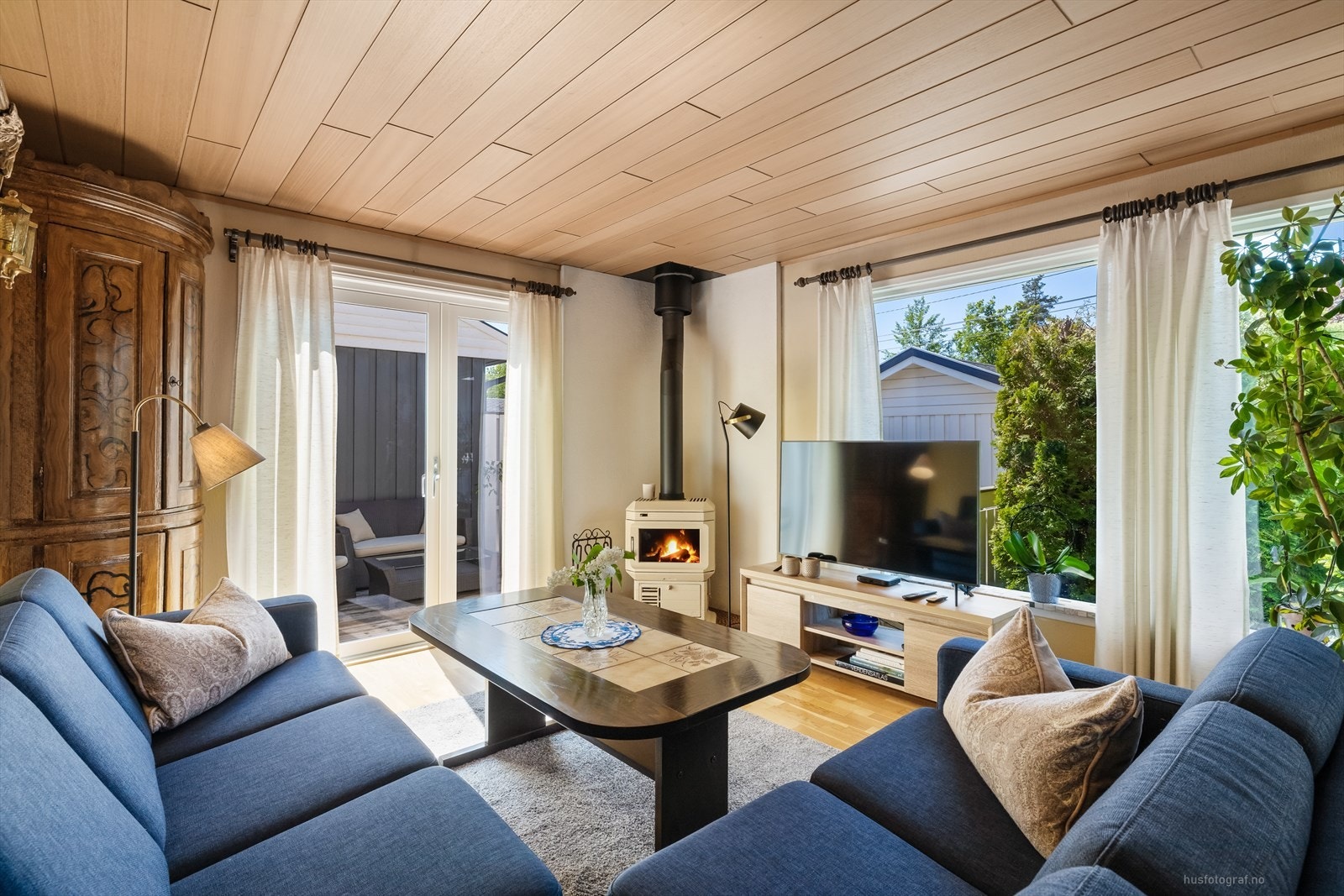 I stuen finnes en varmende peisovn. Galleribilde